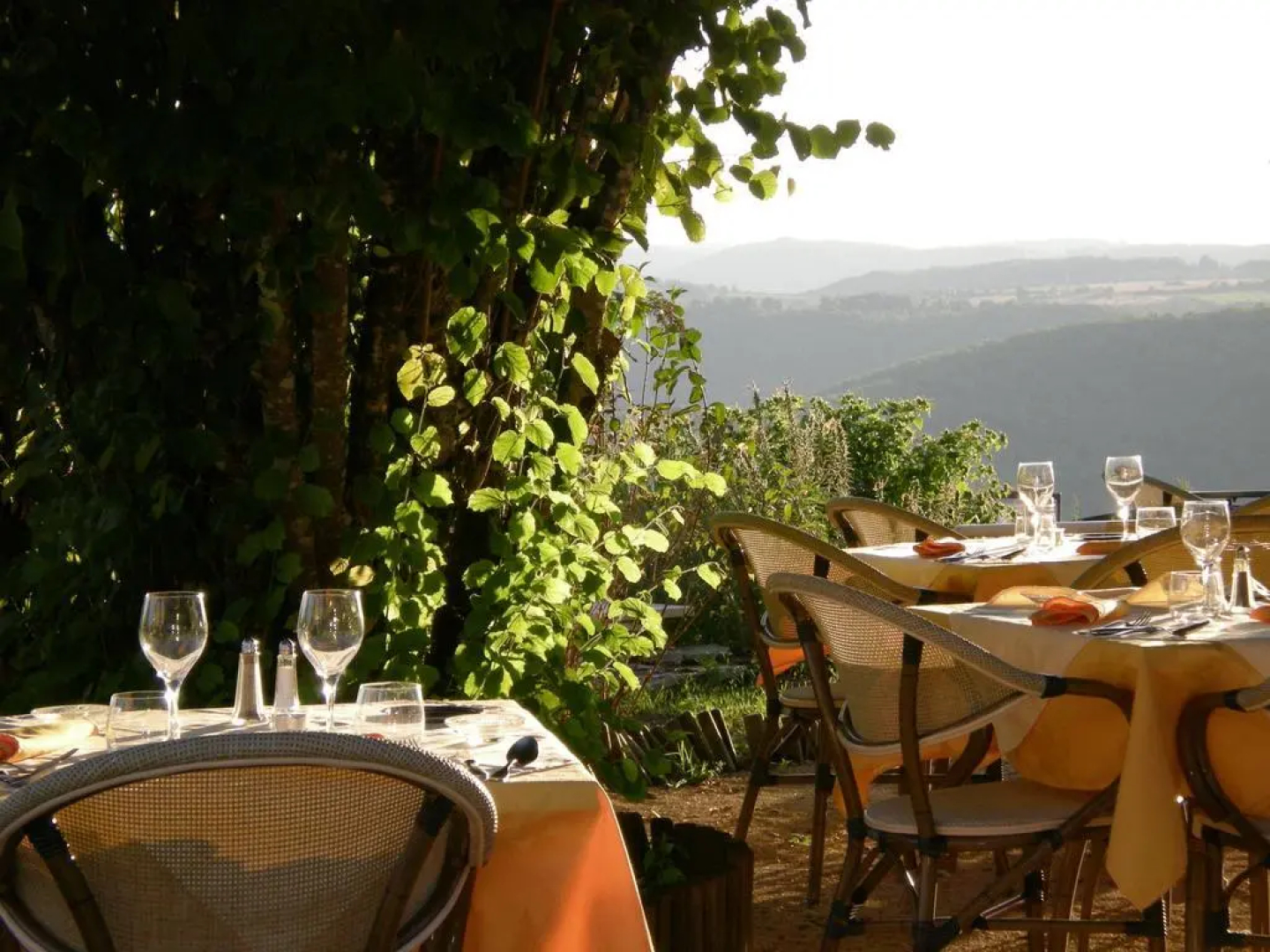 Hôtel Restaurant Les Vieilles Tours