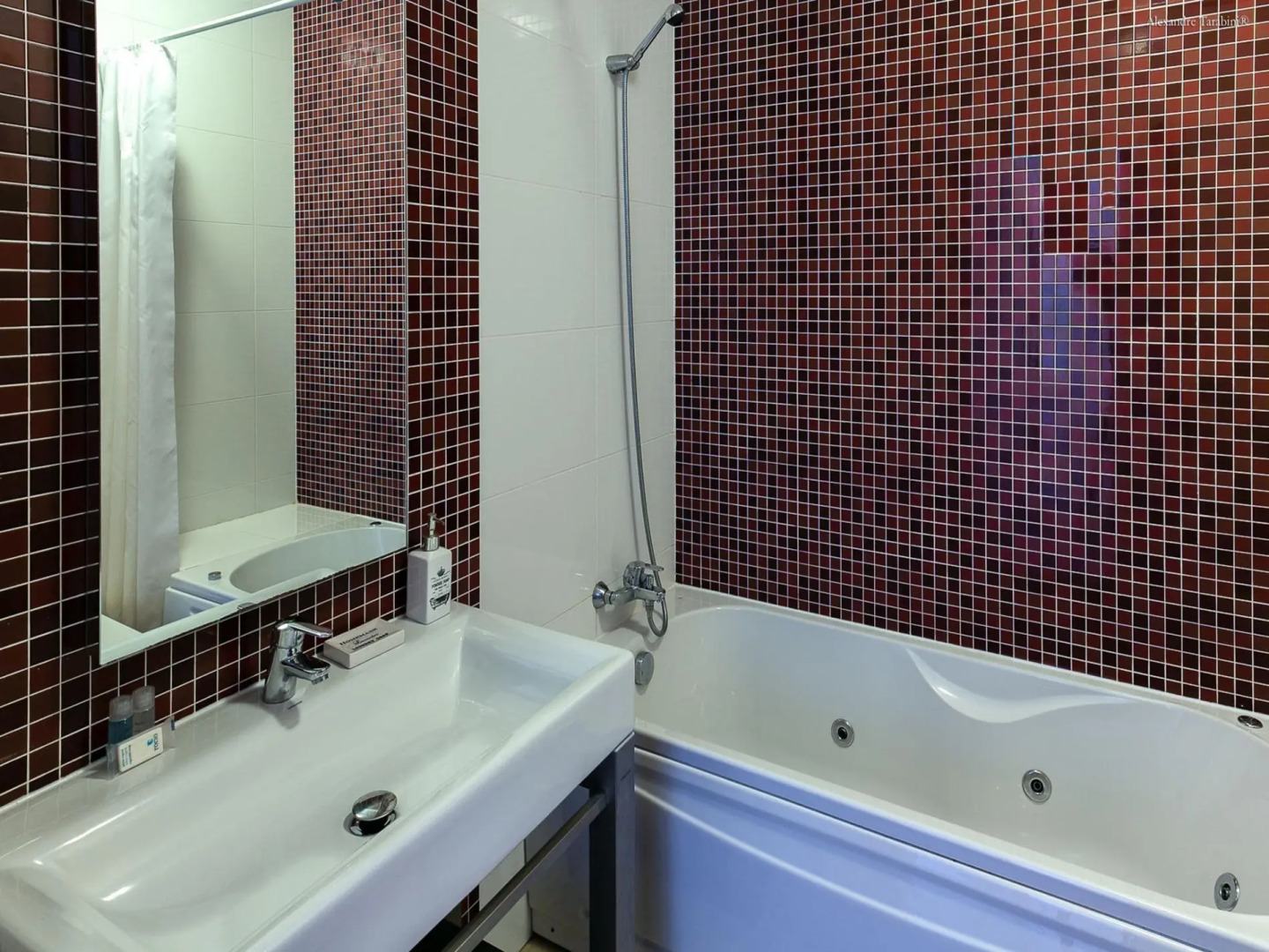 A05 - Luxury 1 Bed Fully Equipped with Pool