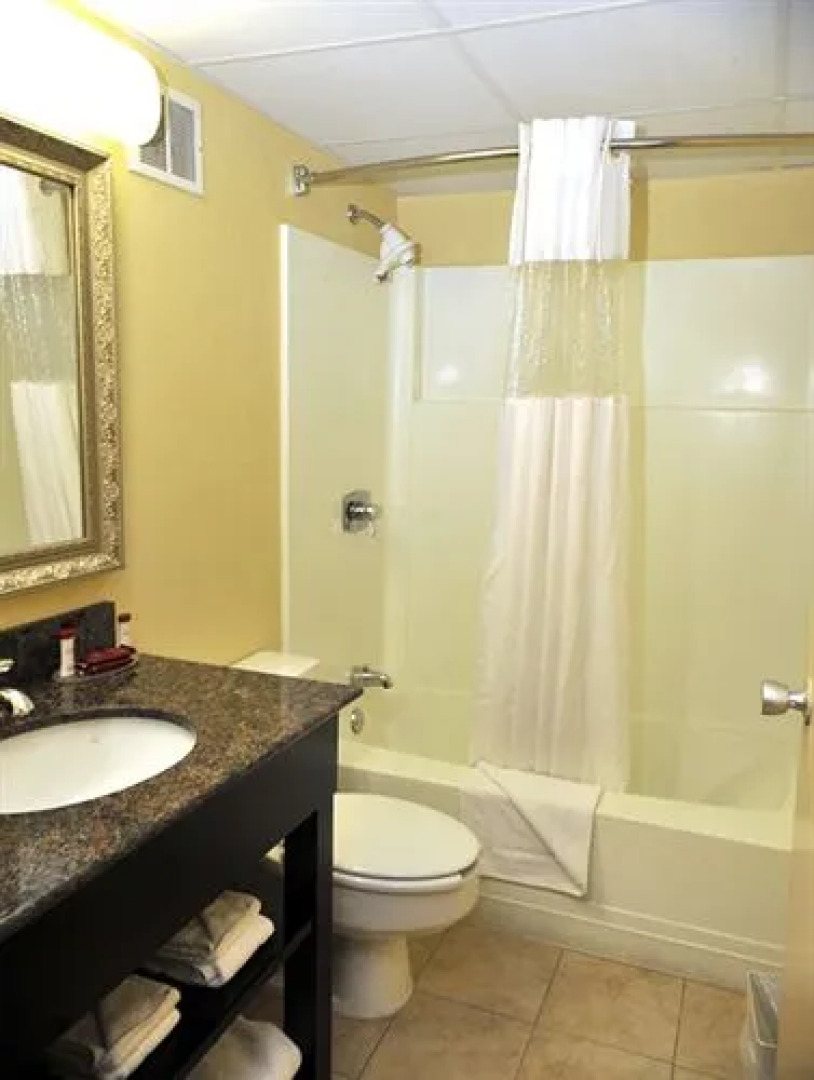 Ramada By Wyndham Newburgh/West Point