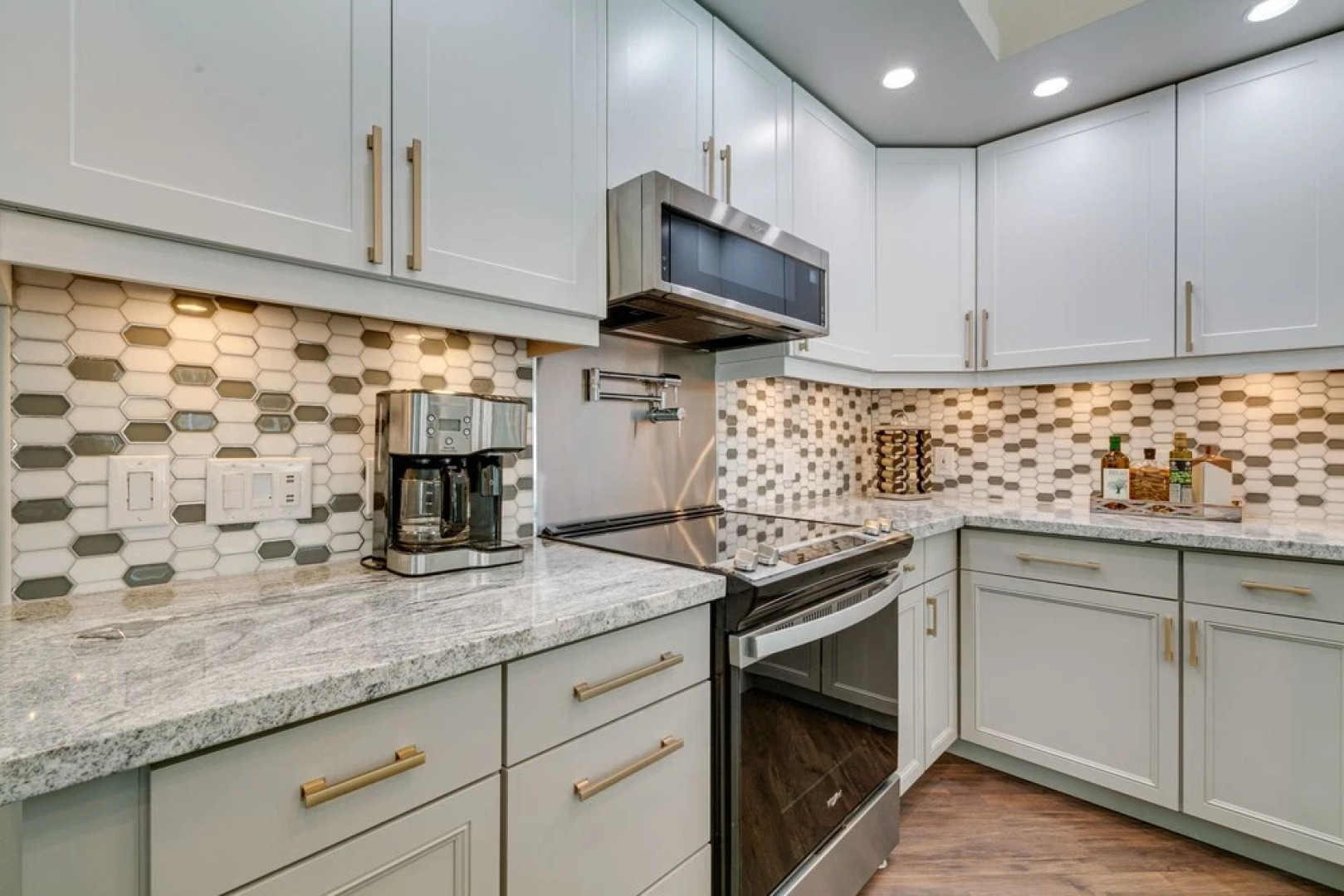 Spring Hill Home w/ Private Pool & Games!