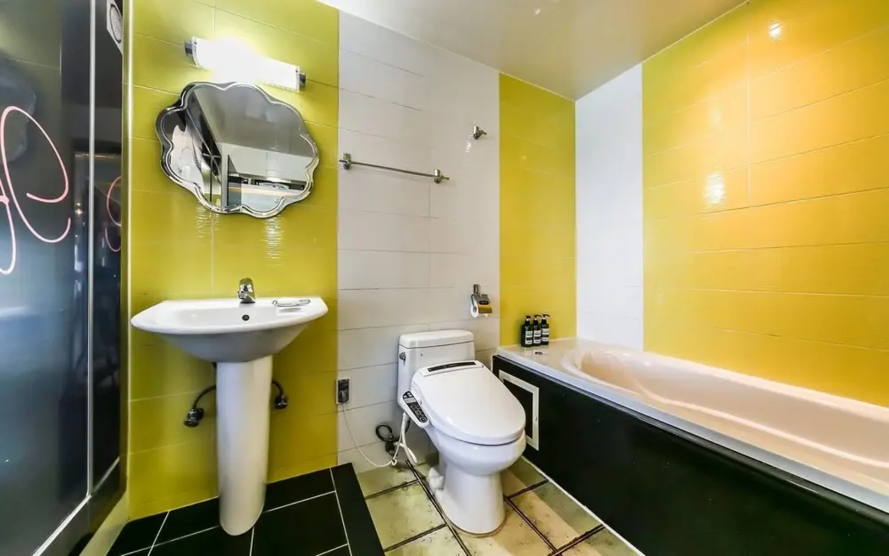 Yeongdeok Ganggu Port Into