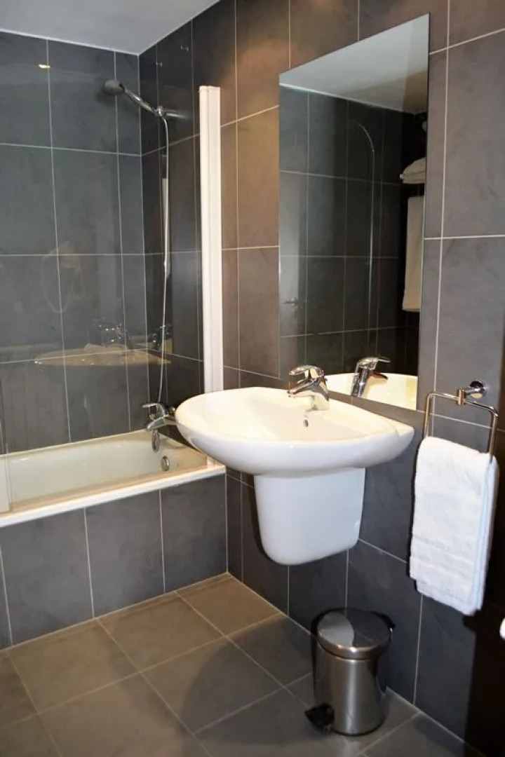 Peretol Apartments 1950M