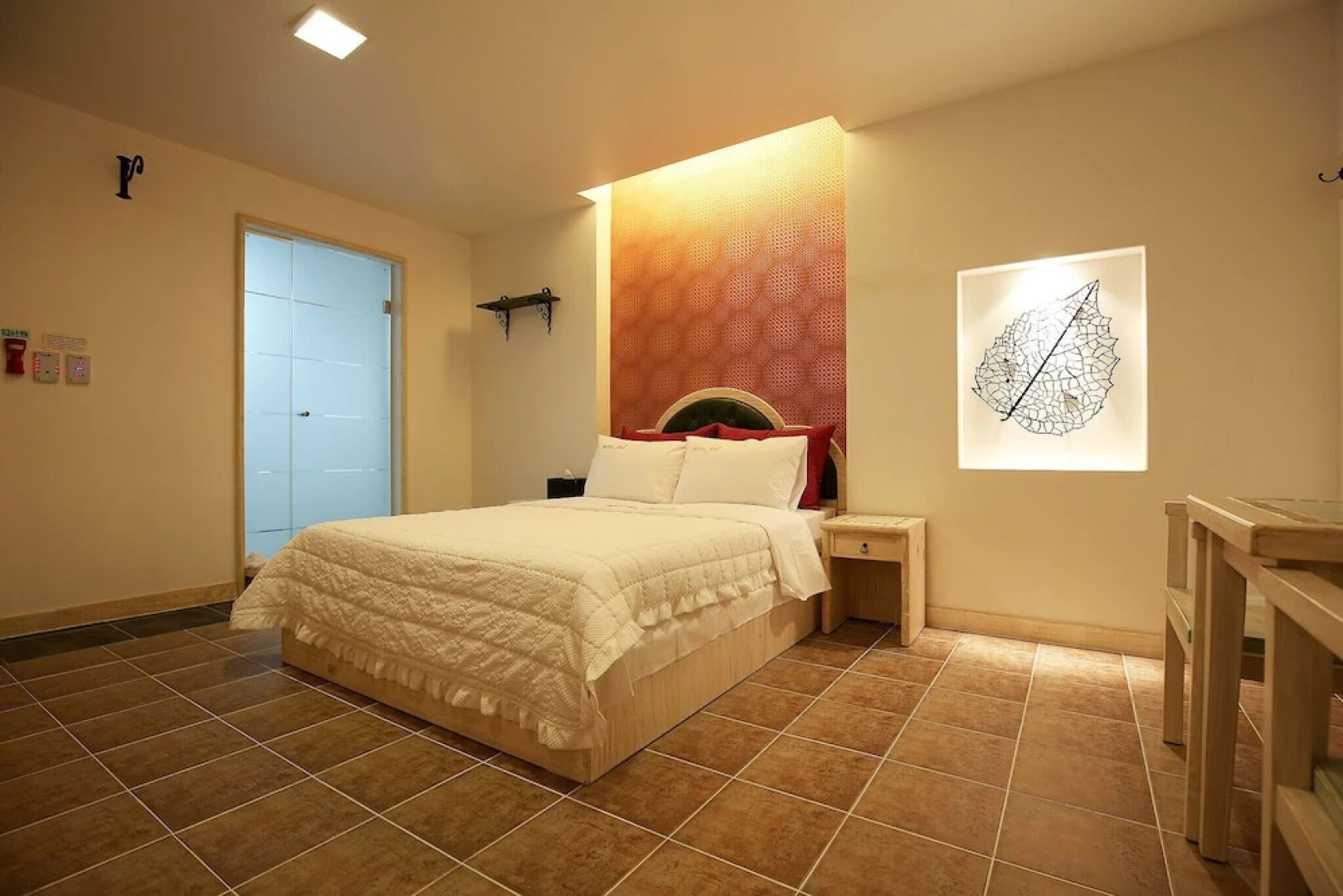 Feel Love Drive-in Motel