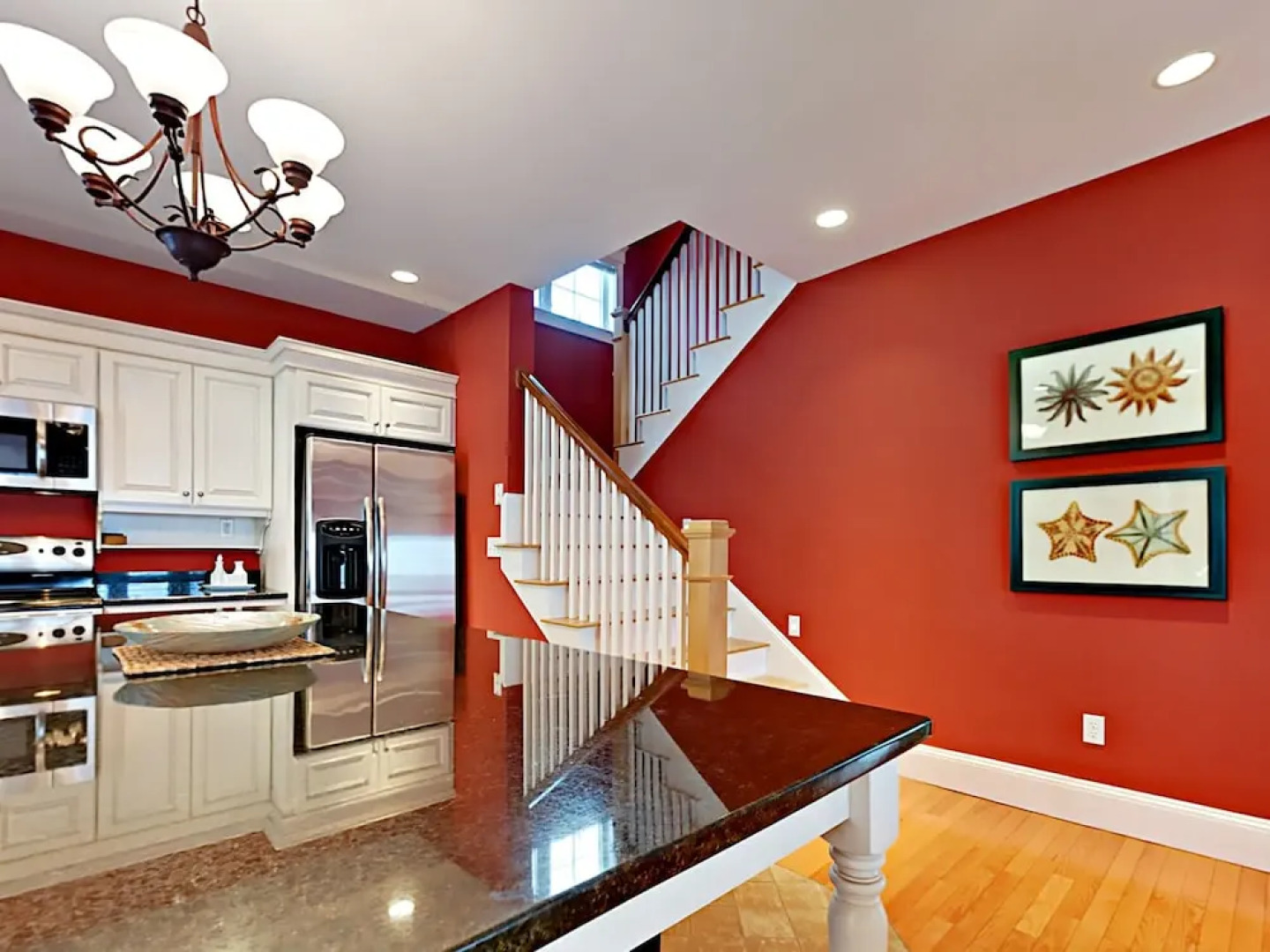 Hilltop Harbor Cottage 3 Bedrooms 2.5 Bathrooms Cottage