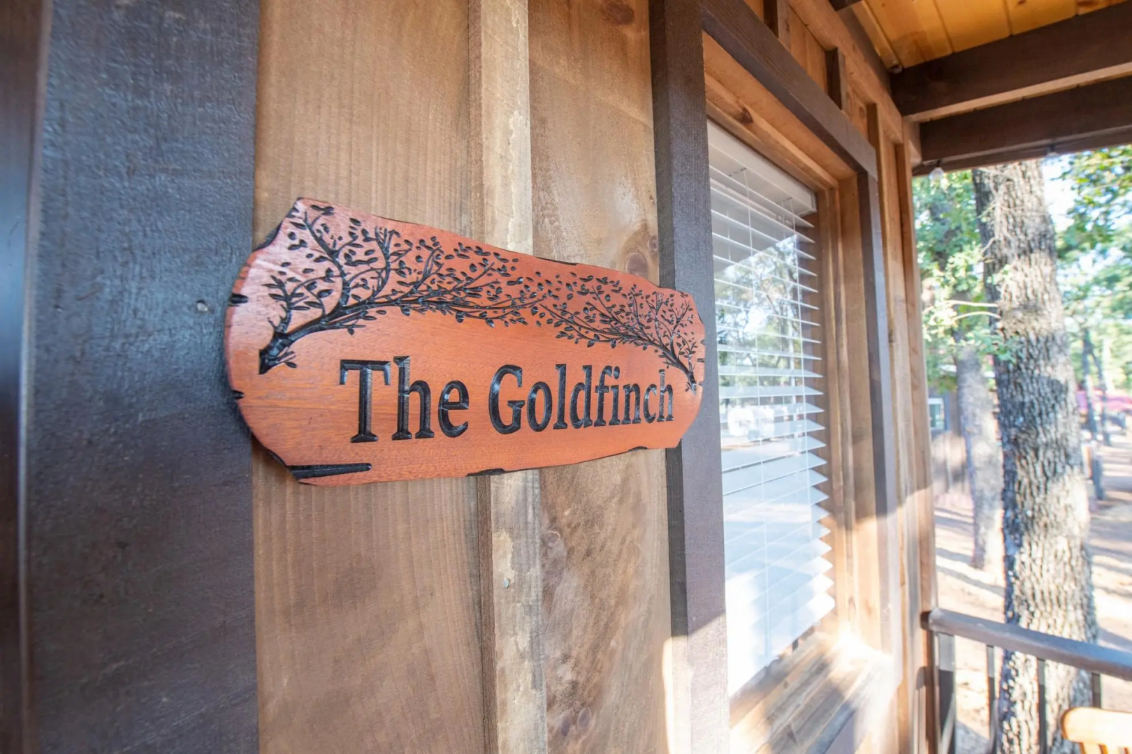 The Goldfinch Cabin (15 MIN to Magnolia & Baylor)