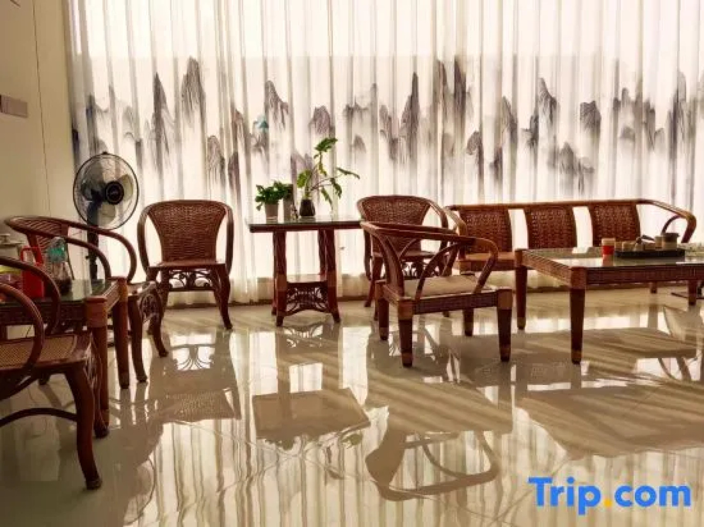 Zhongshan Business Hotel