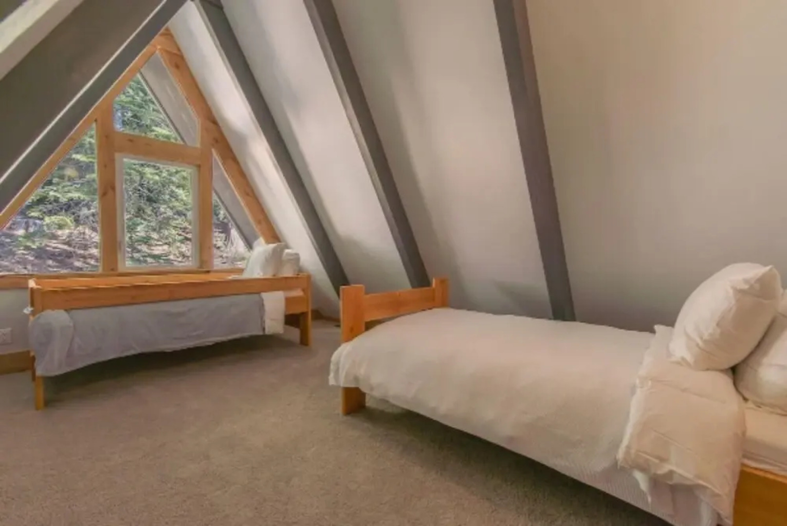 Dancing Bear by Avantstay Newly Remodeled A Frame in Talmont Access To Lake Tahoe Park Association