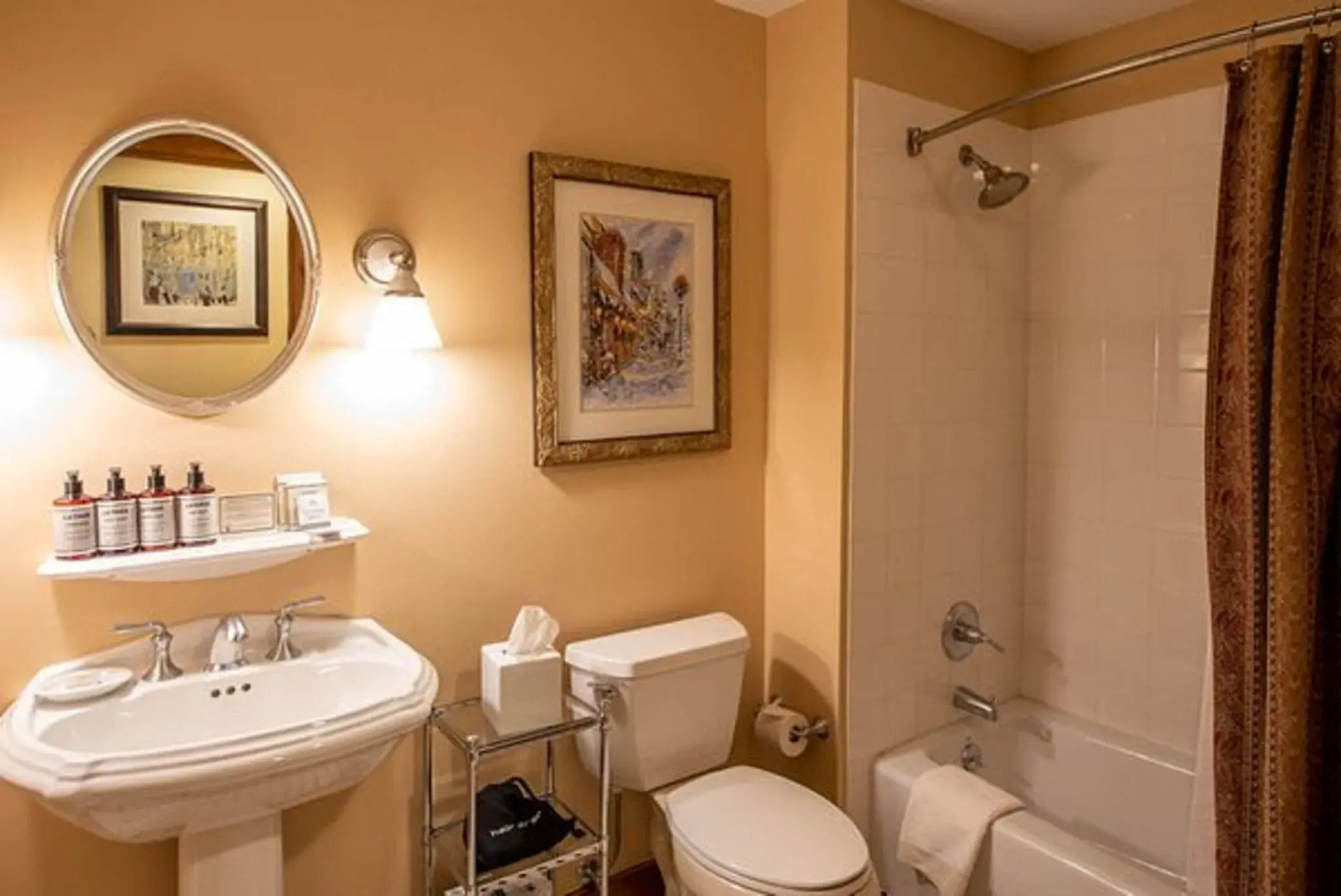 Lodge at Mountaineer Square