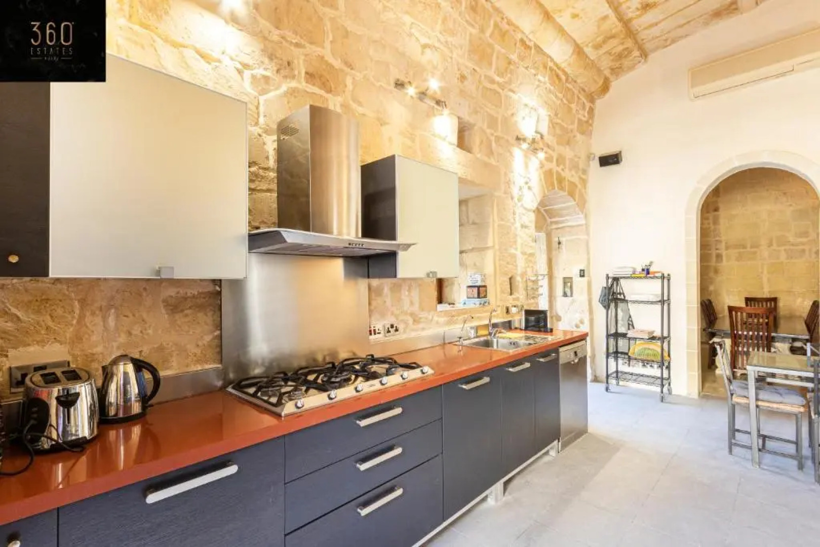 Beautiful, Designer villa with Private pool & BBQ by 360 Estates