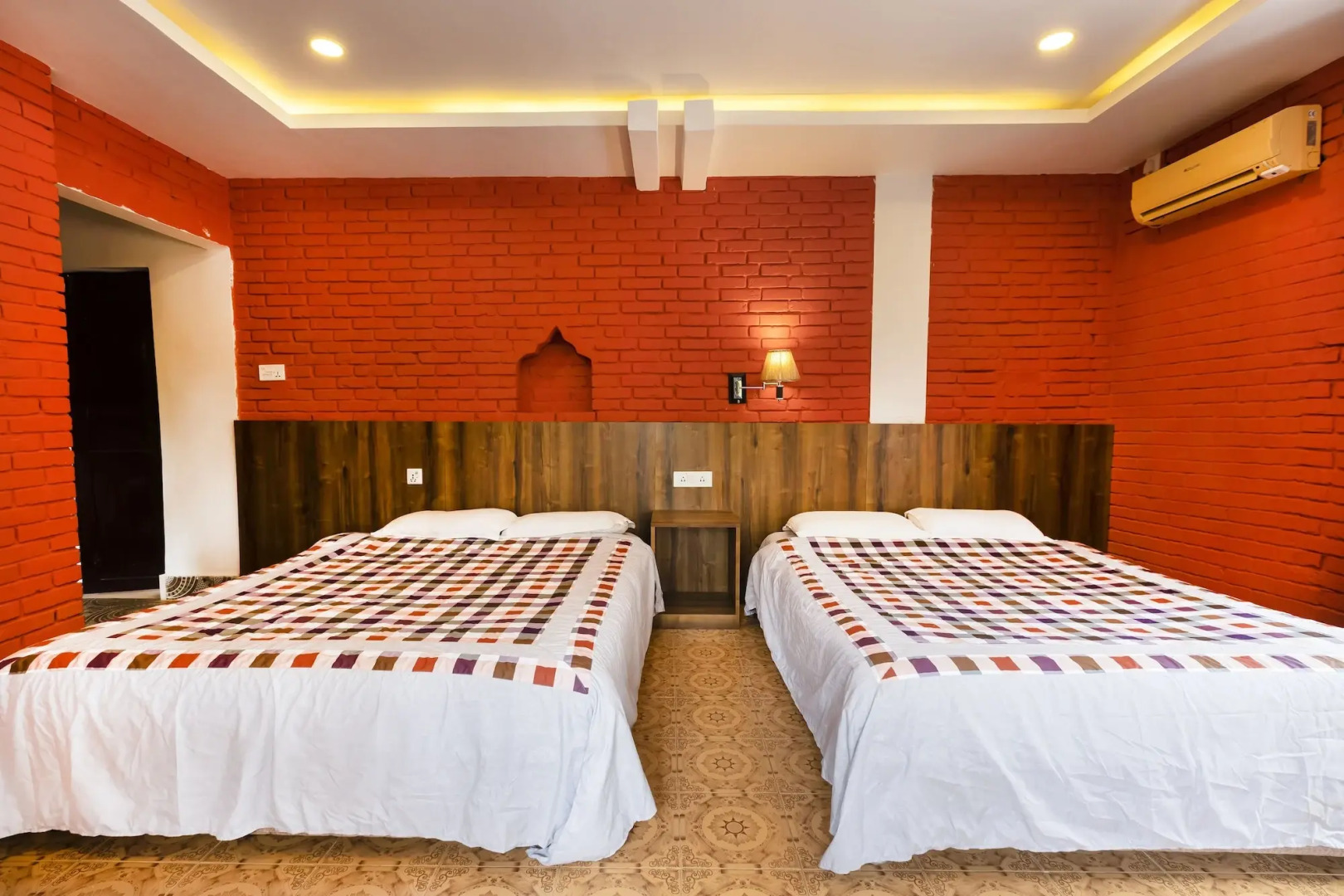 Hotel Parkside & Swimming Pool-Between Greenery and Azure ,Your Perfect Retreat