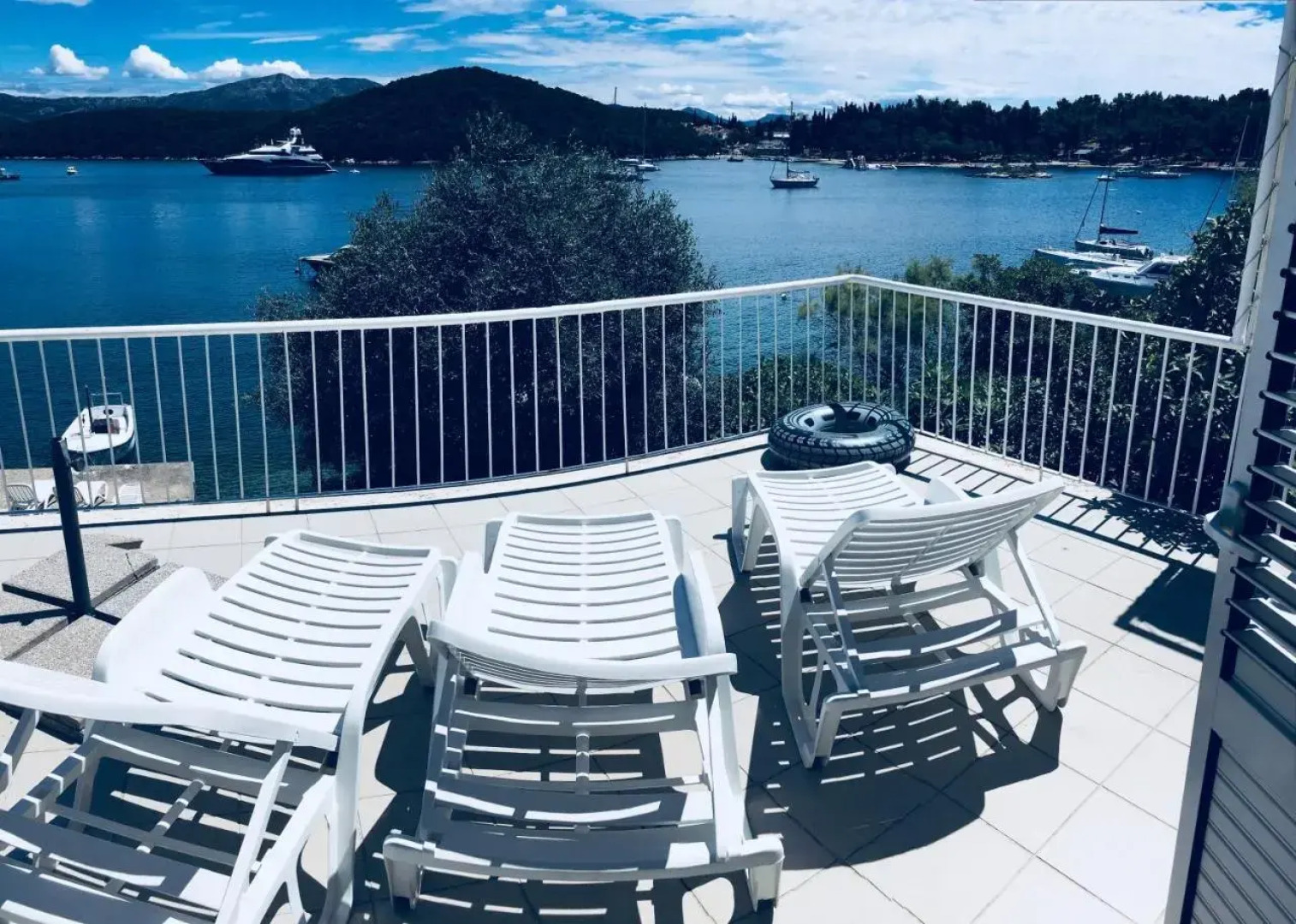 Large Terrace Apartment