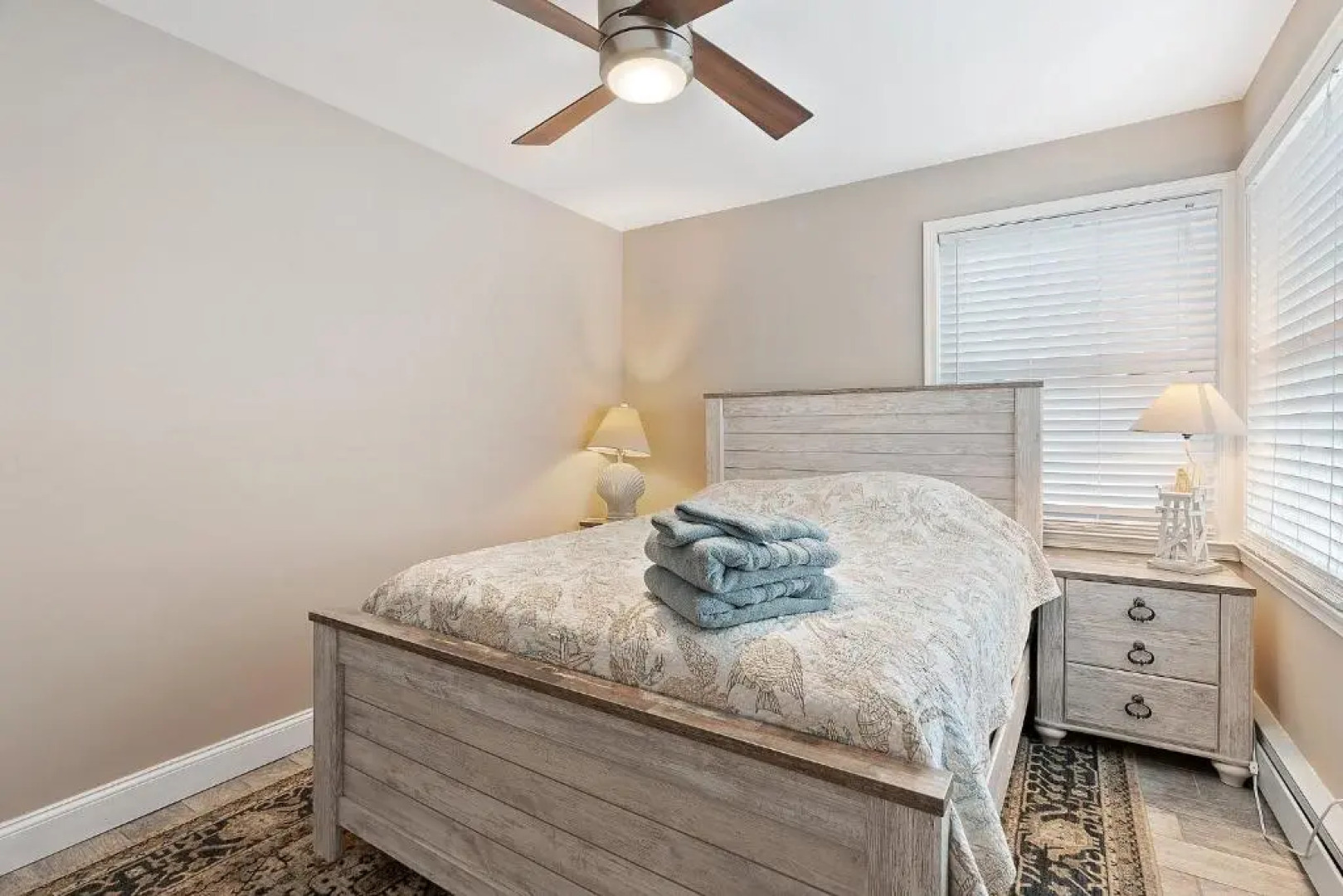 Catch some Rays Parking 2 blocks from Beach