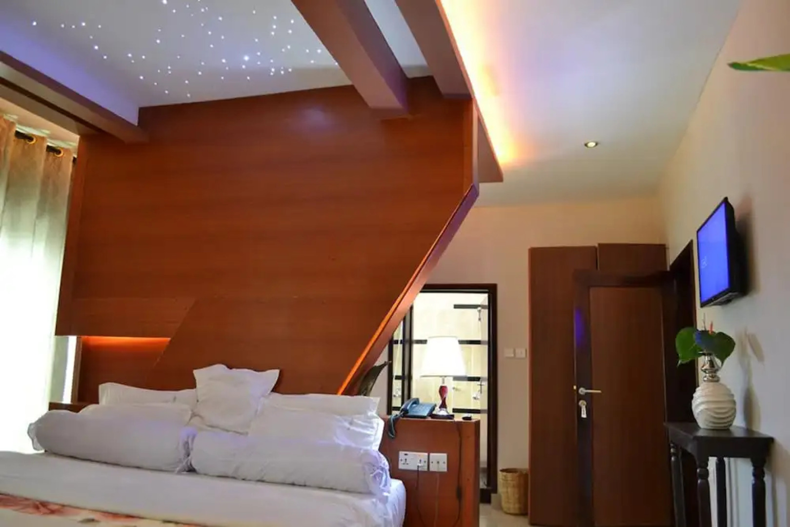 The Walkgard Transit Hotel