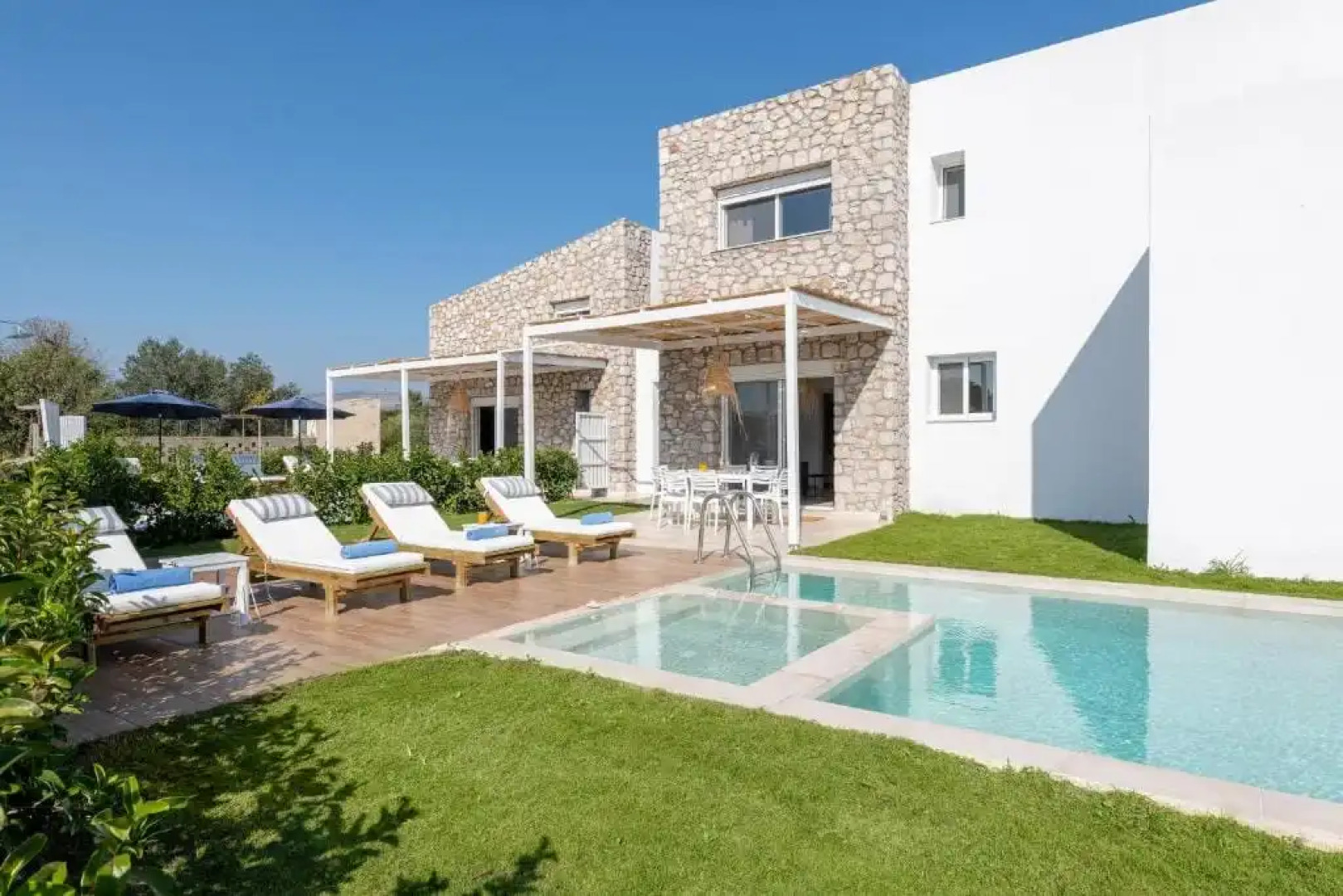 New Ossiano Pool Villas