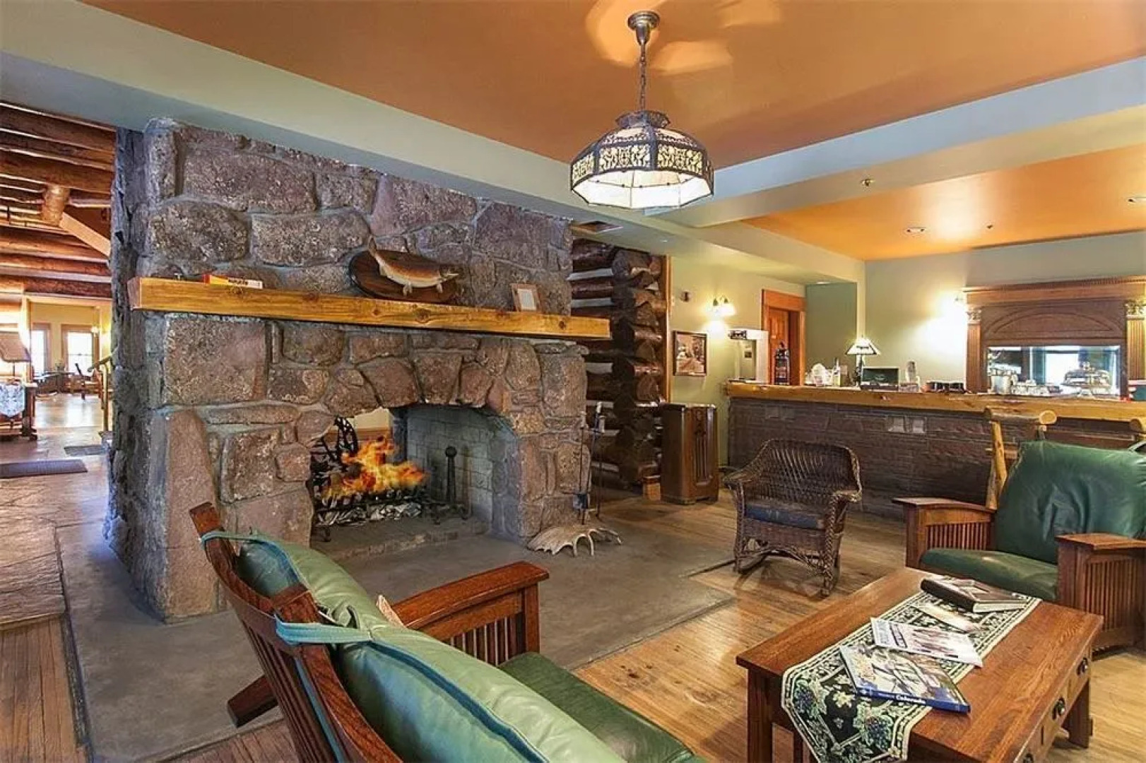 Alps Boulder Canyon Inn