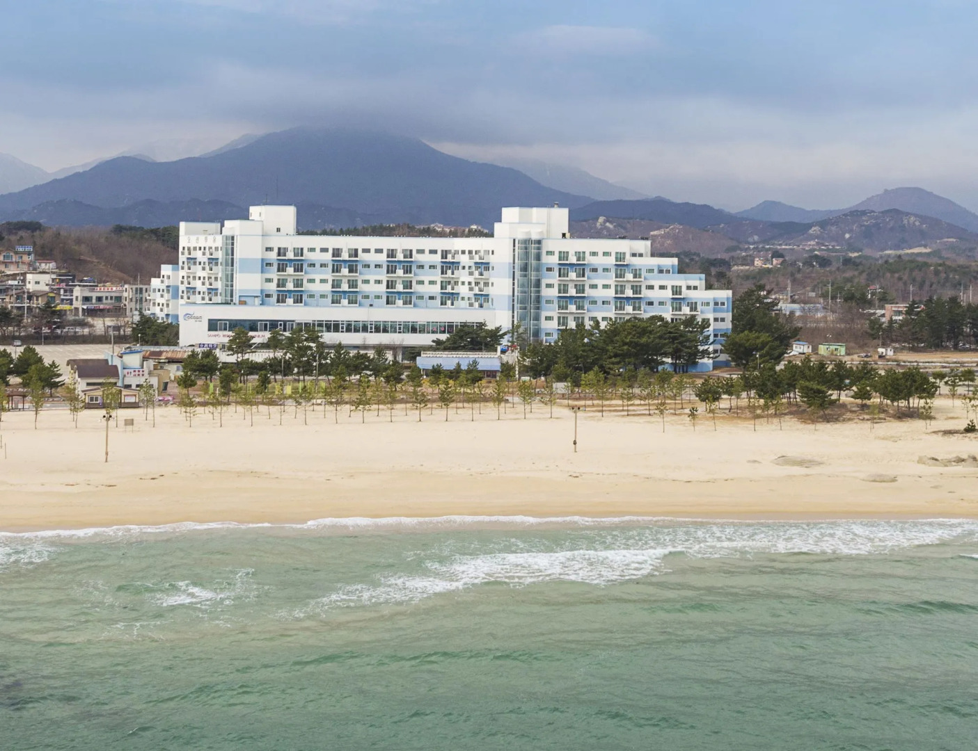 Ocean to you Resort Sokcho Seorak Beach Hotel and condo