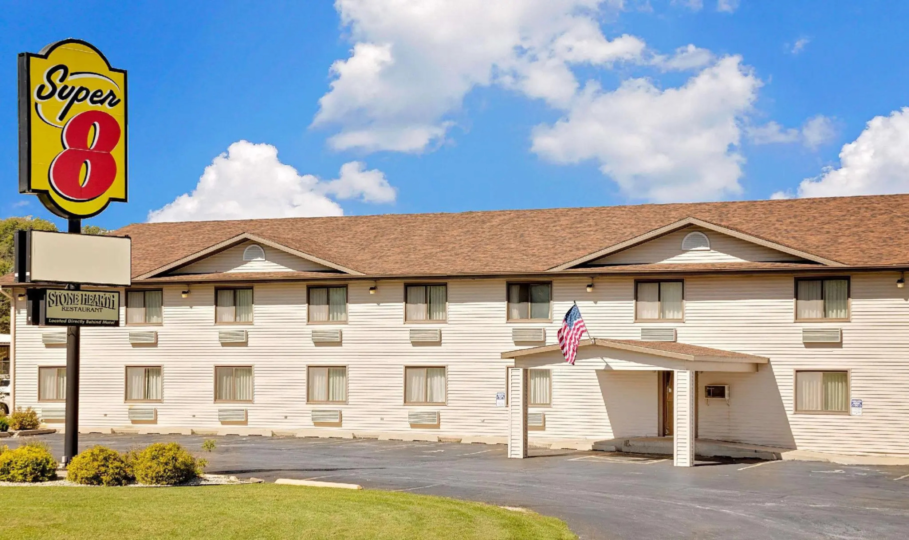 Super 8 by Wyndham Decorah