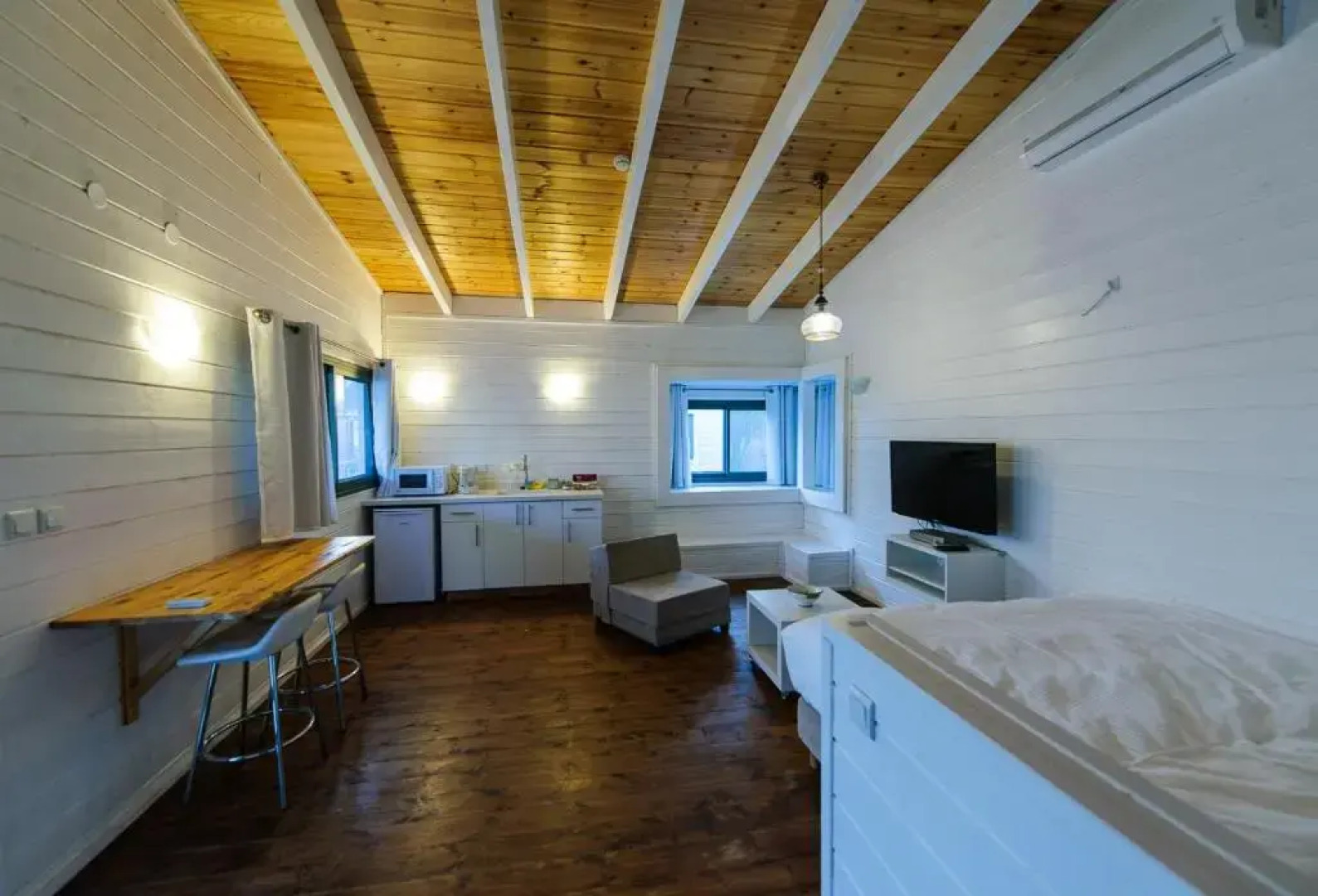 Somewhere - Chalets in the Arava