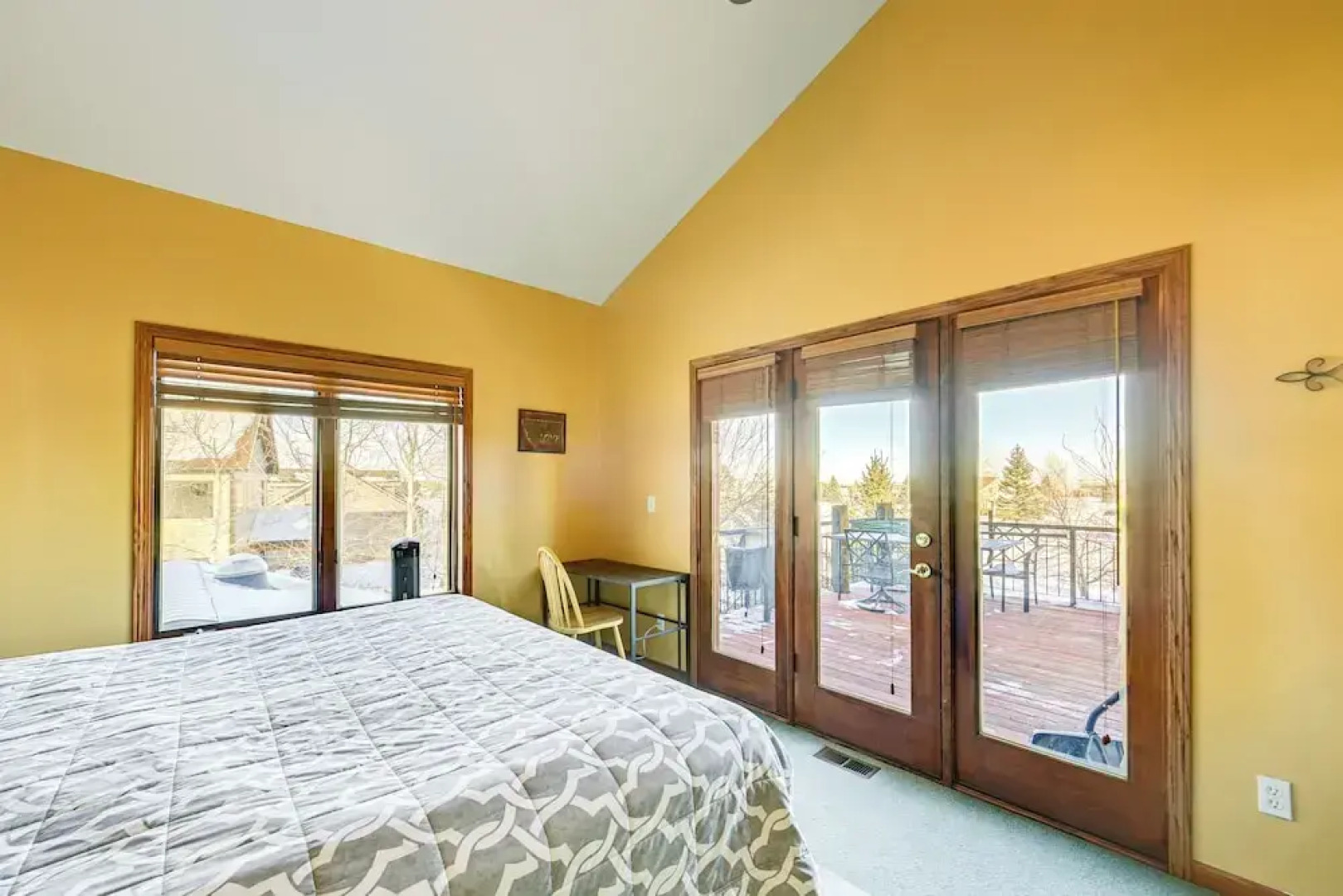 3 Mi to Dtwn: Mtn-view Red Lodge Retreat!