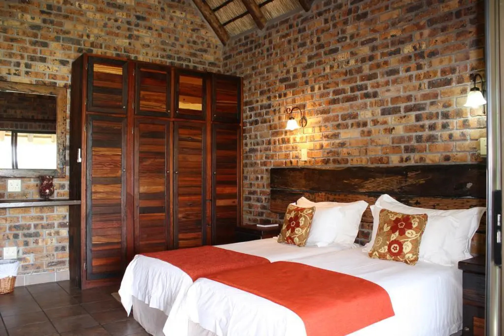 Gomo Gomo Game Lodge