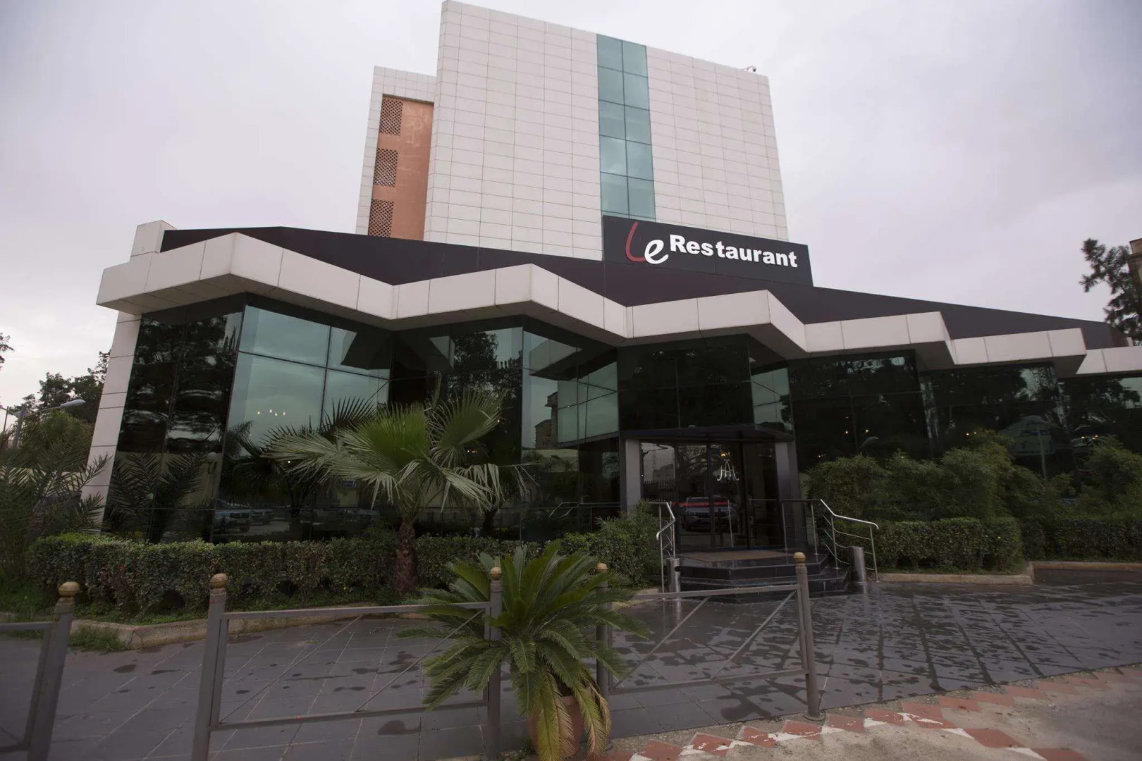 Jardy Hôtel & Suites