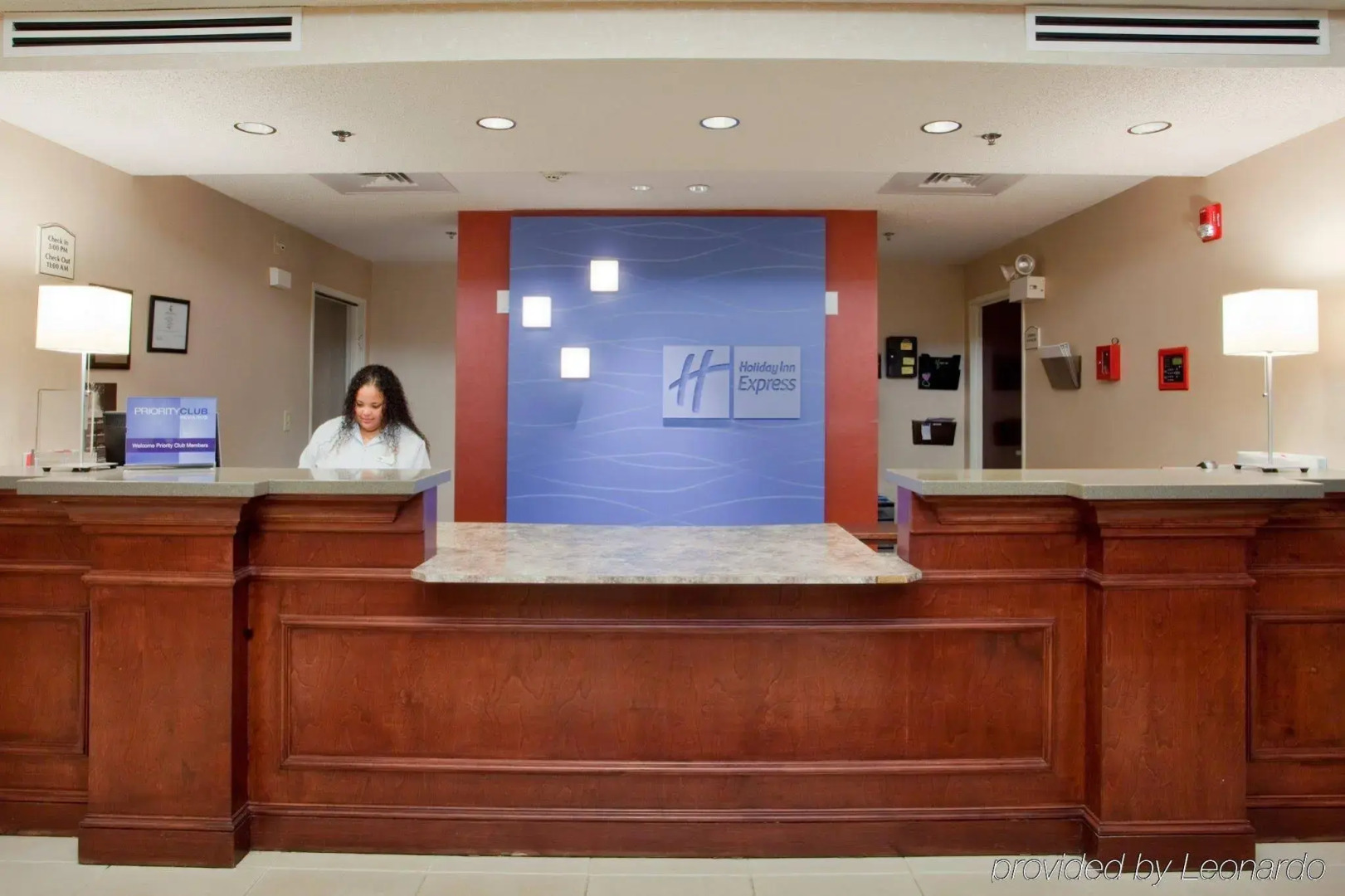 Holiday Inn Express Hotel & Suites Chesapeake by IHG