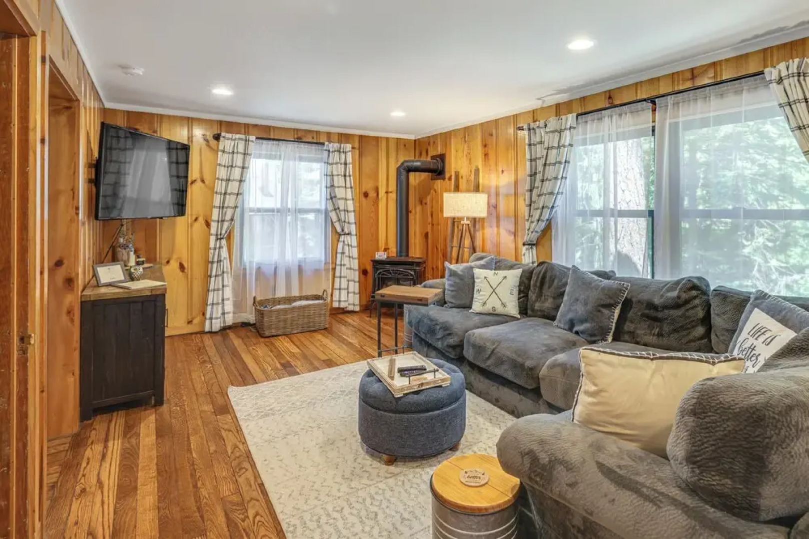 California Mountain Cabin w/ Lake Access & Deck!