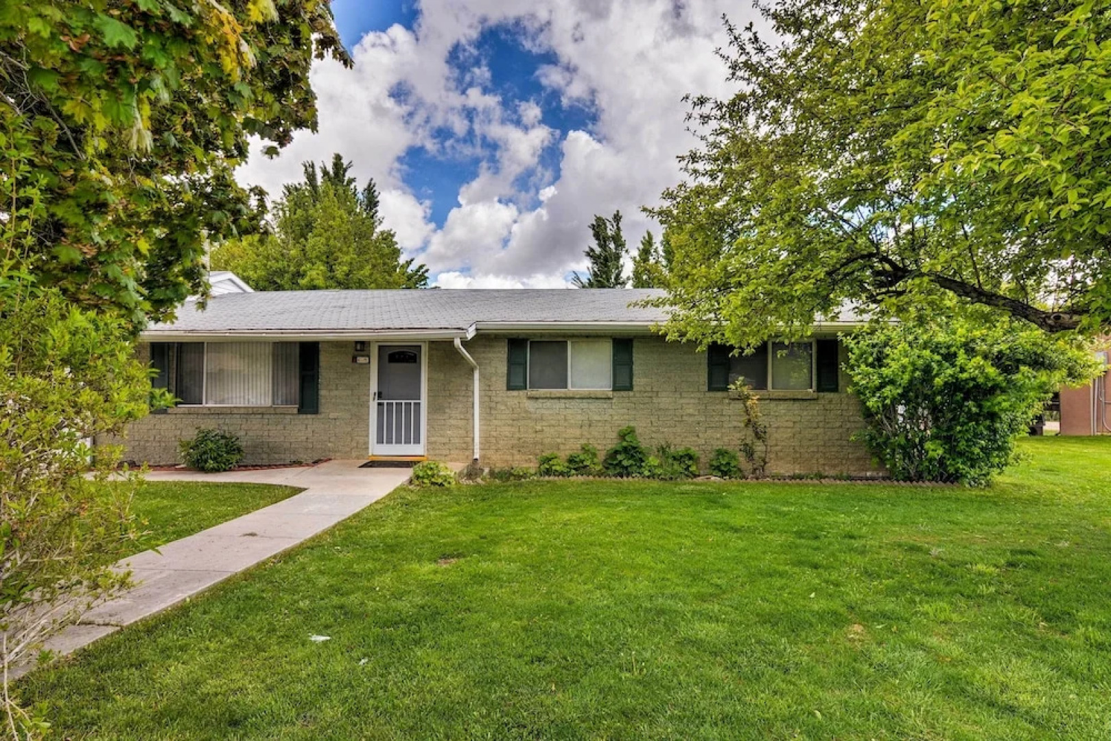 Tropic Getaway Near Bryce Canyon National Park!