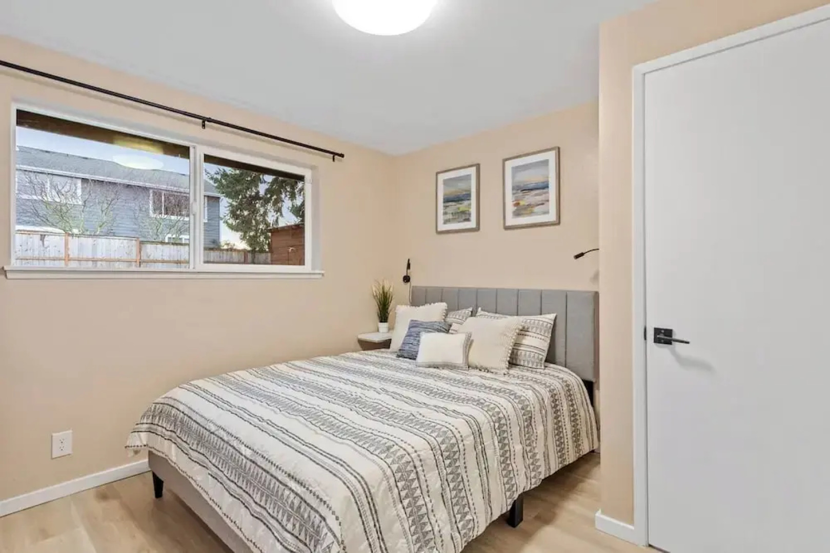 Lakeview Home in Renton, Walk to Beach, AC, Fenced