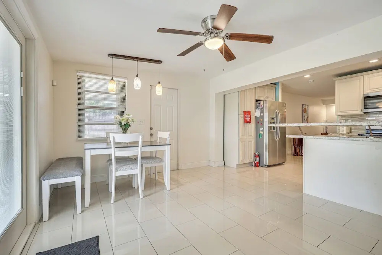 Hot Tub Haven: 4 Mi to Hard Rock Stadium!