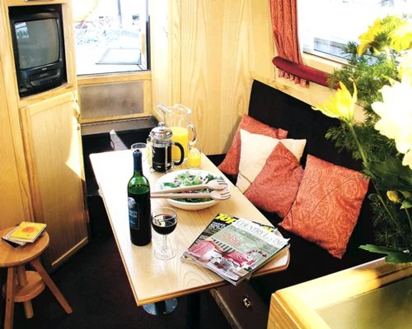 Canalboat Club At Blackwater Meadow