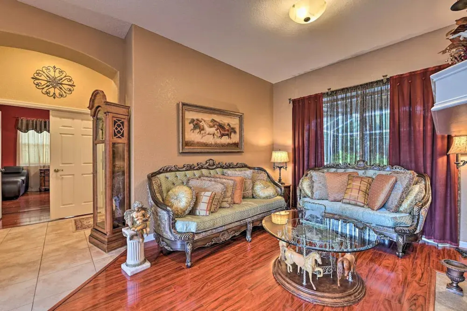 Elegant Valrico Home ~ 15 Mi to Downtown Tampa!