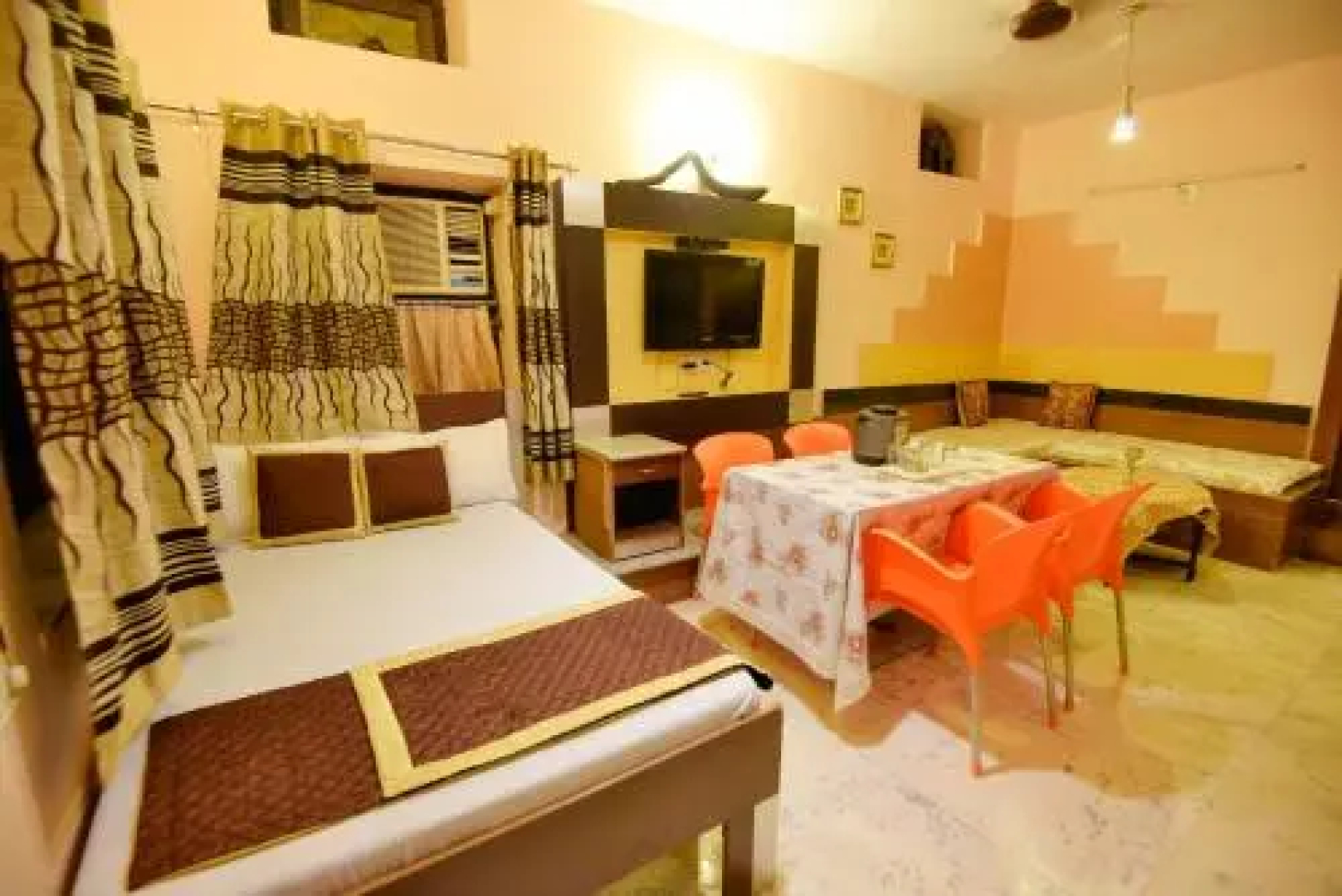 OYO 13553 Palm Residency