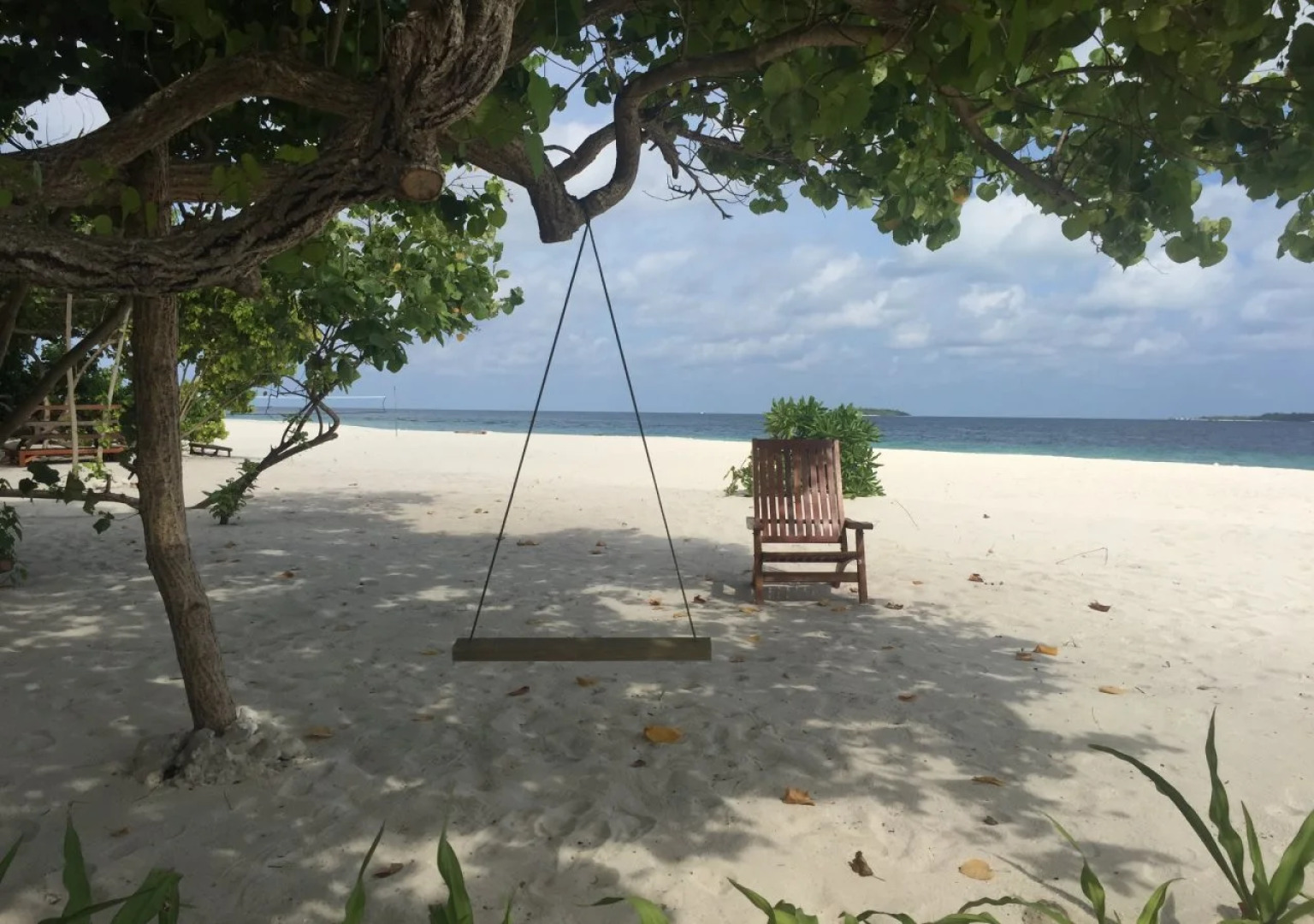 Отель Ithaa Inn Kamadhoo