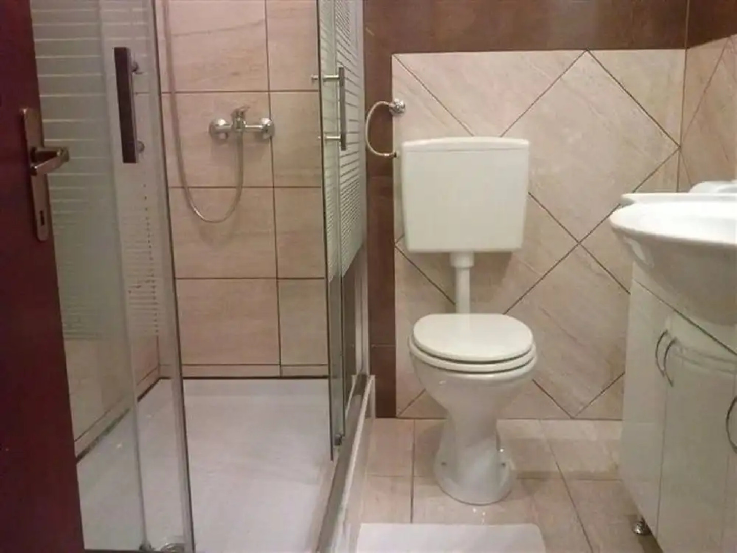 Maestro - 30m From the Beach & Parking - A3