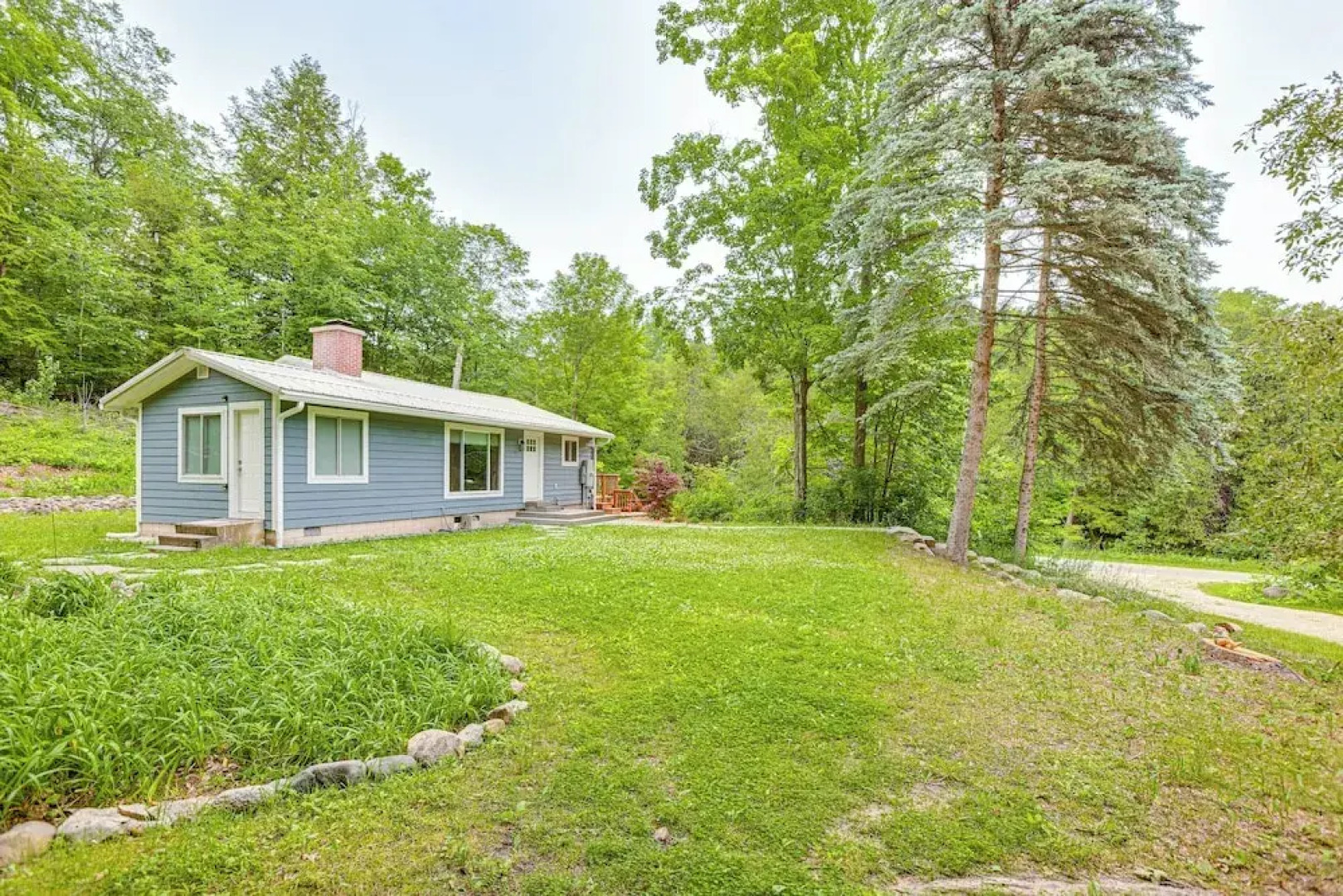 Secluded Suttons Bay Retreat w/ Fire Pit!