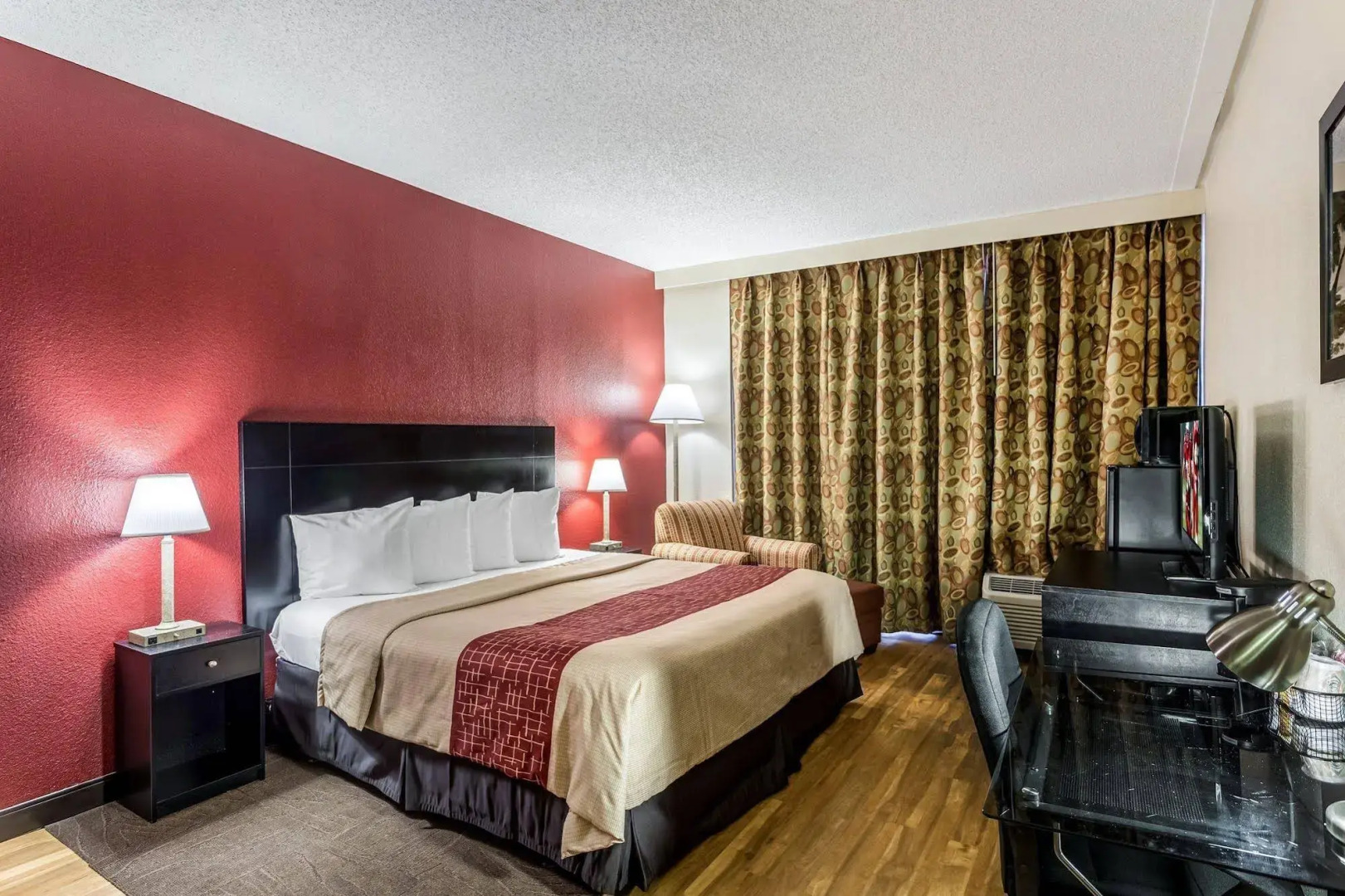 Tropical Palms Hotel