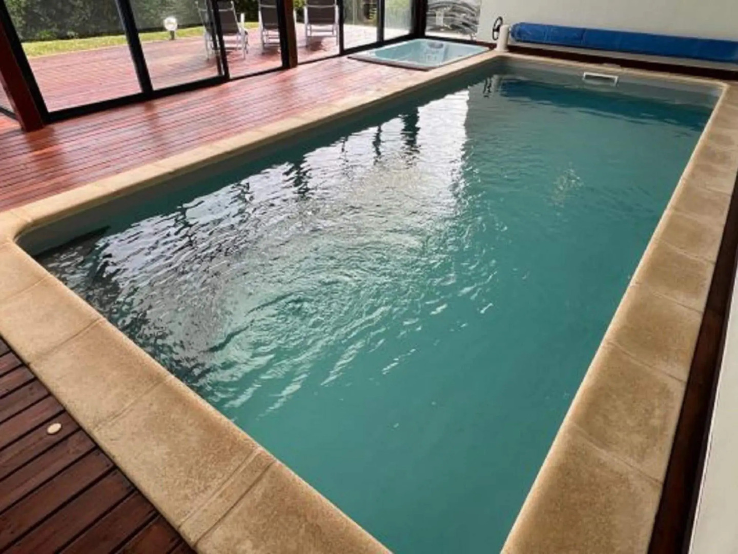 Attractive holiday home in Moëlan-sur-Mer with garden