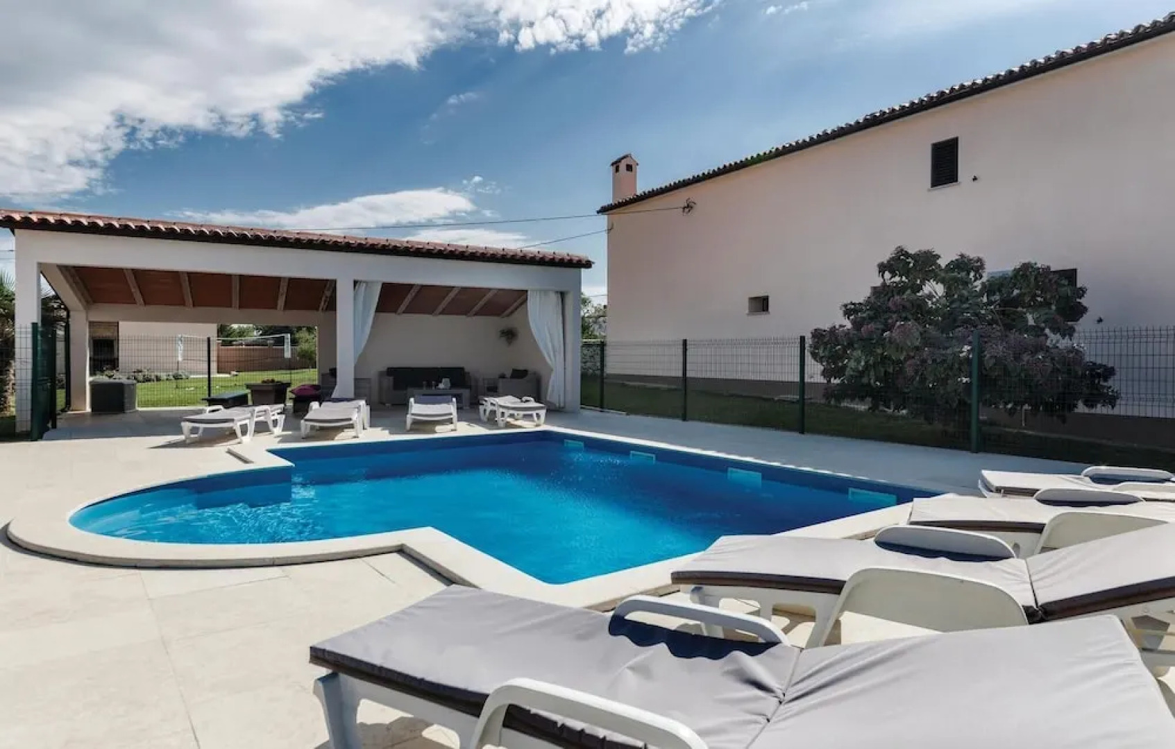 Stunning Home in Barban With Wifi and 6 Bedrooms