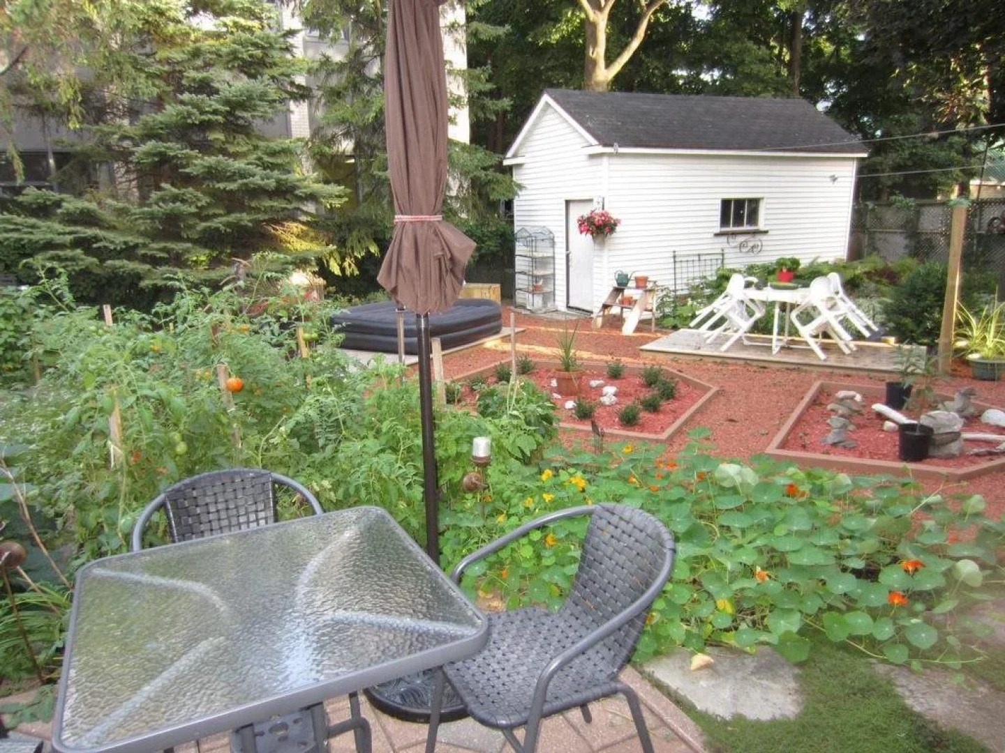 Au Gï¿½te A La Brunante