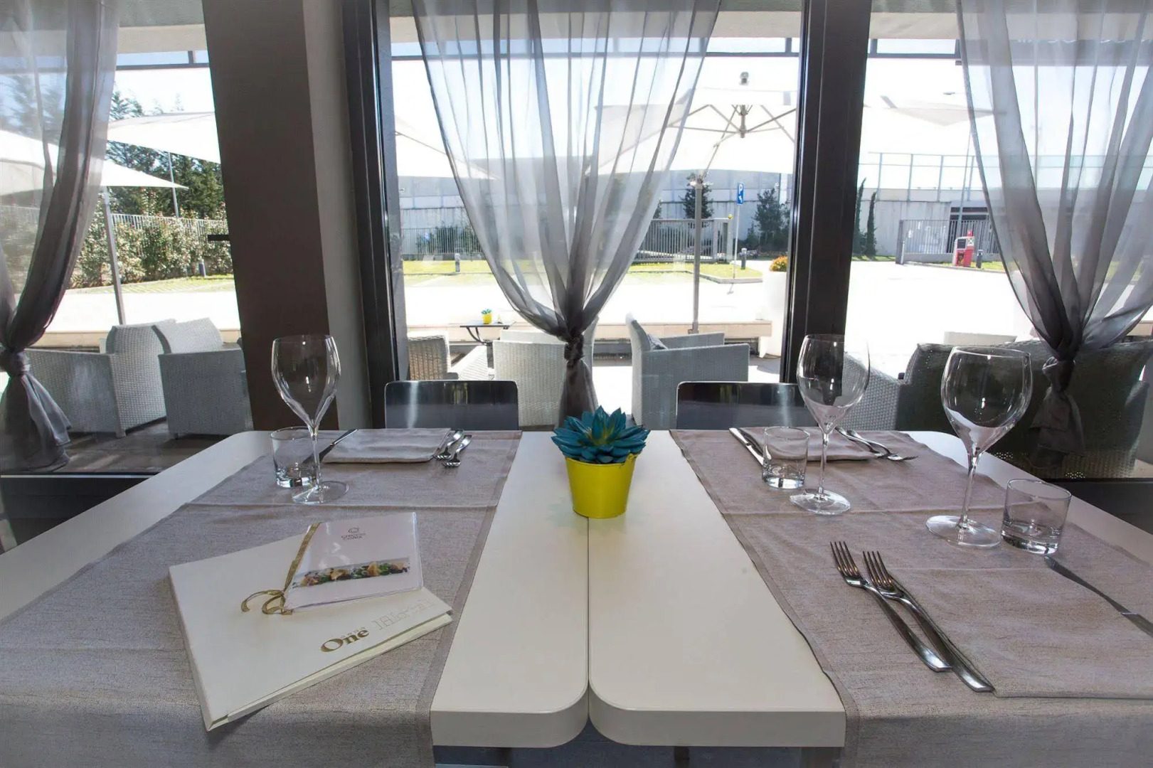 One Hotel & Restaurant