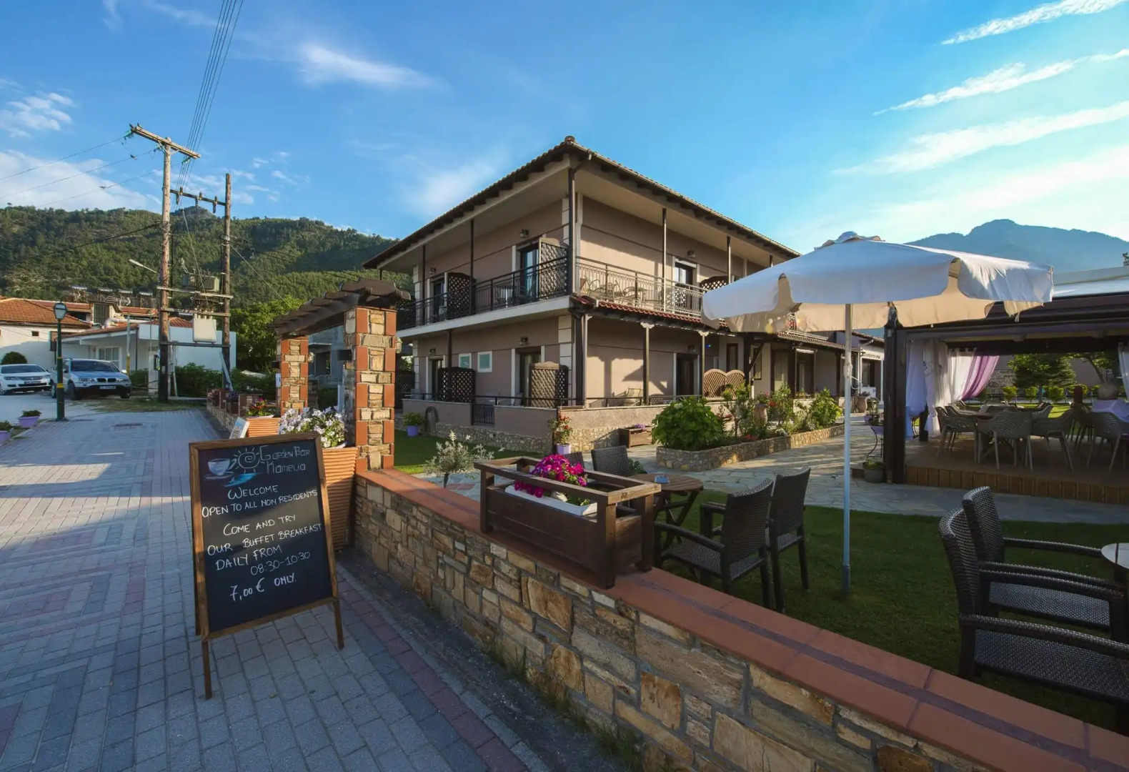 Kamelia & Semeli Hotel