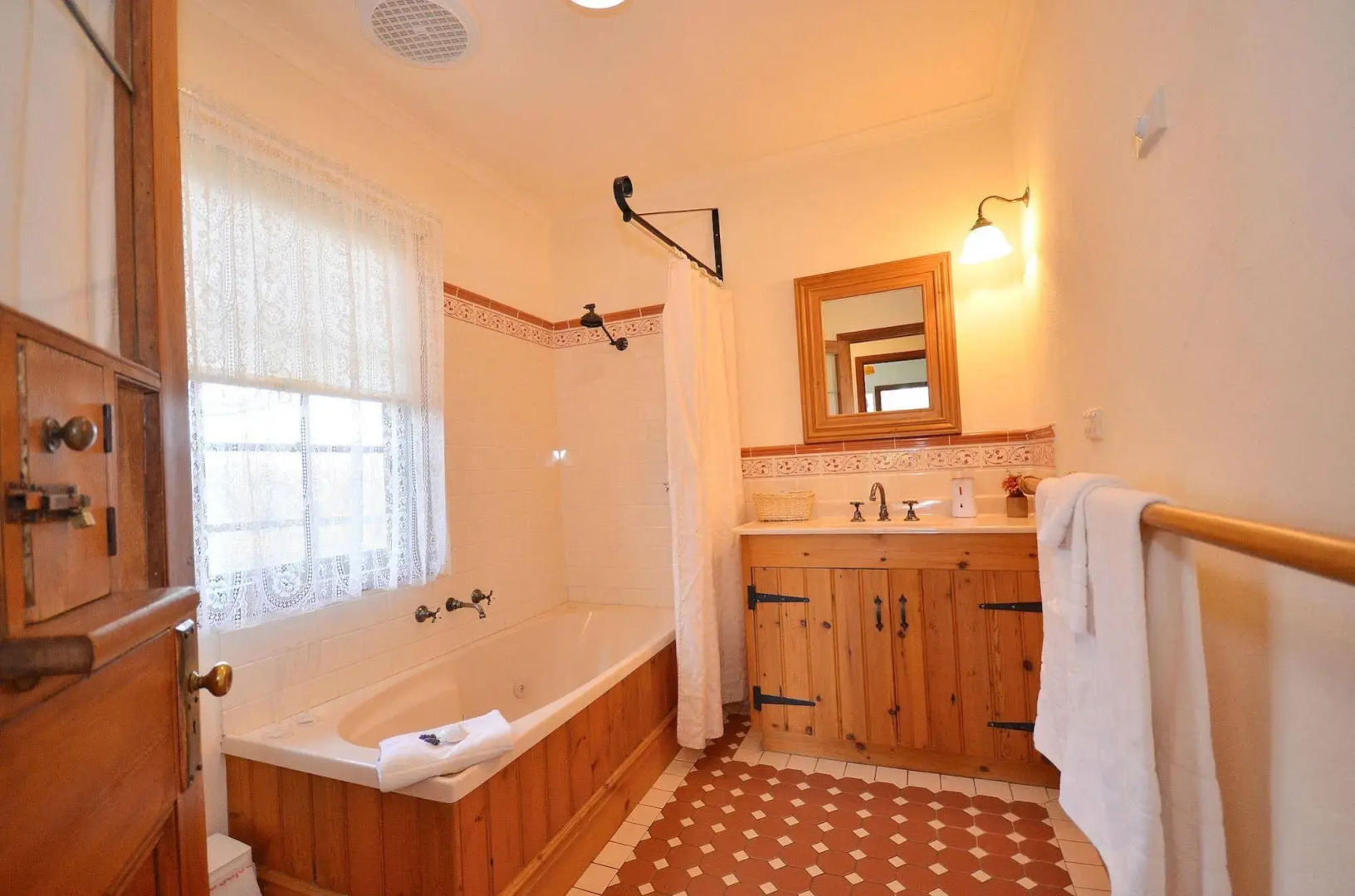 Adelaide Hills Retreats