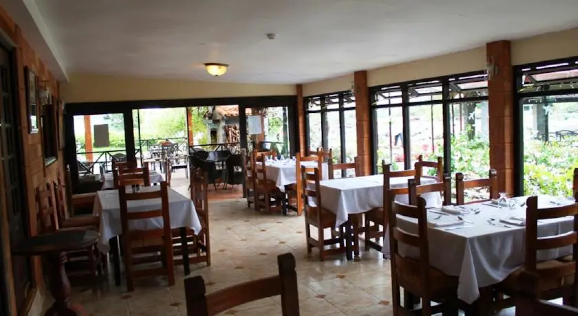 El Oasis Hotel y Restaurante