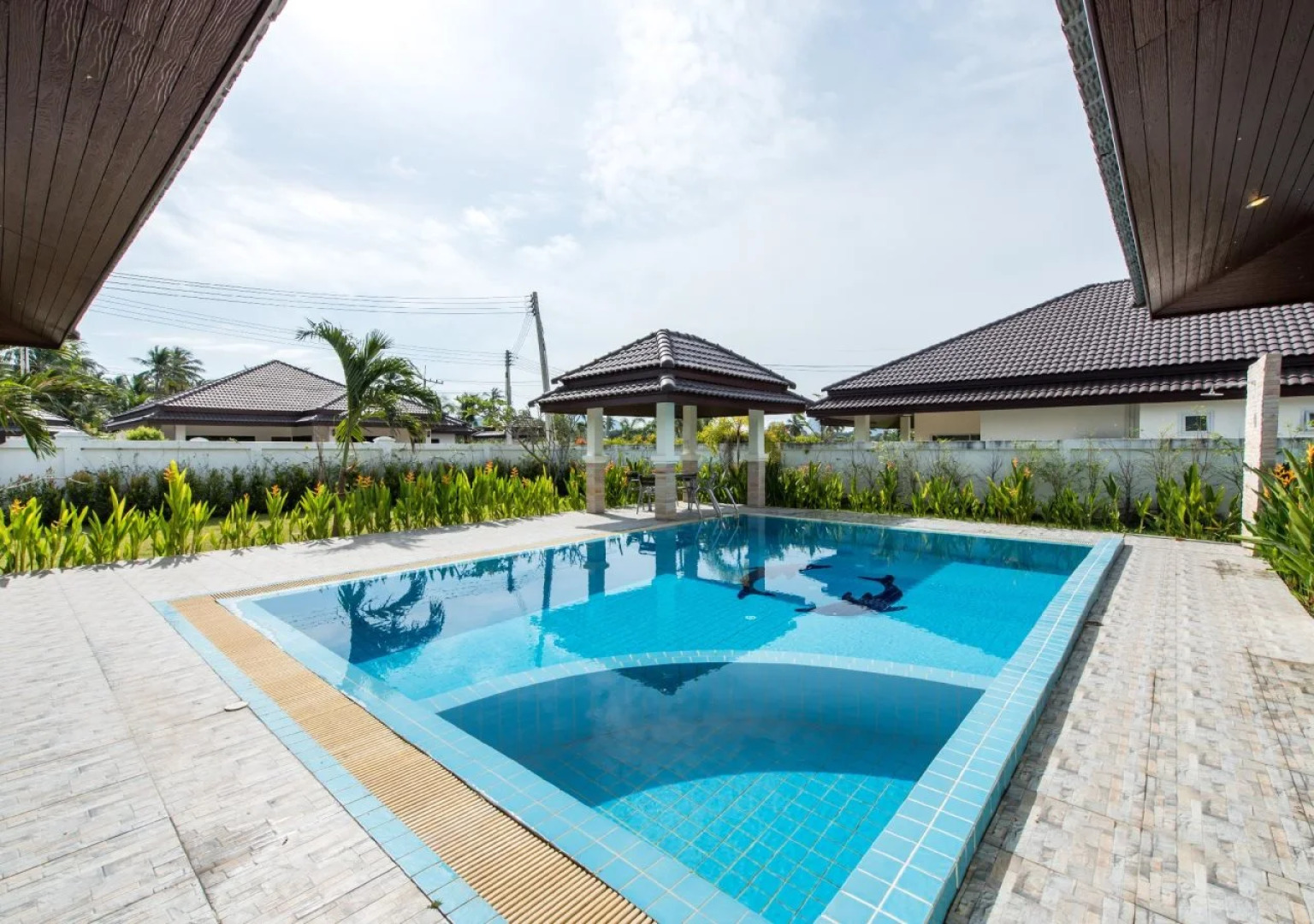 Unique Paradise Resort