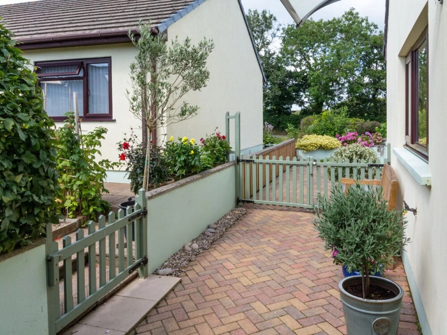 Detached Holiday Home with Attractive Interior near Beach