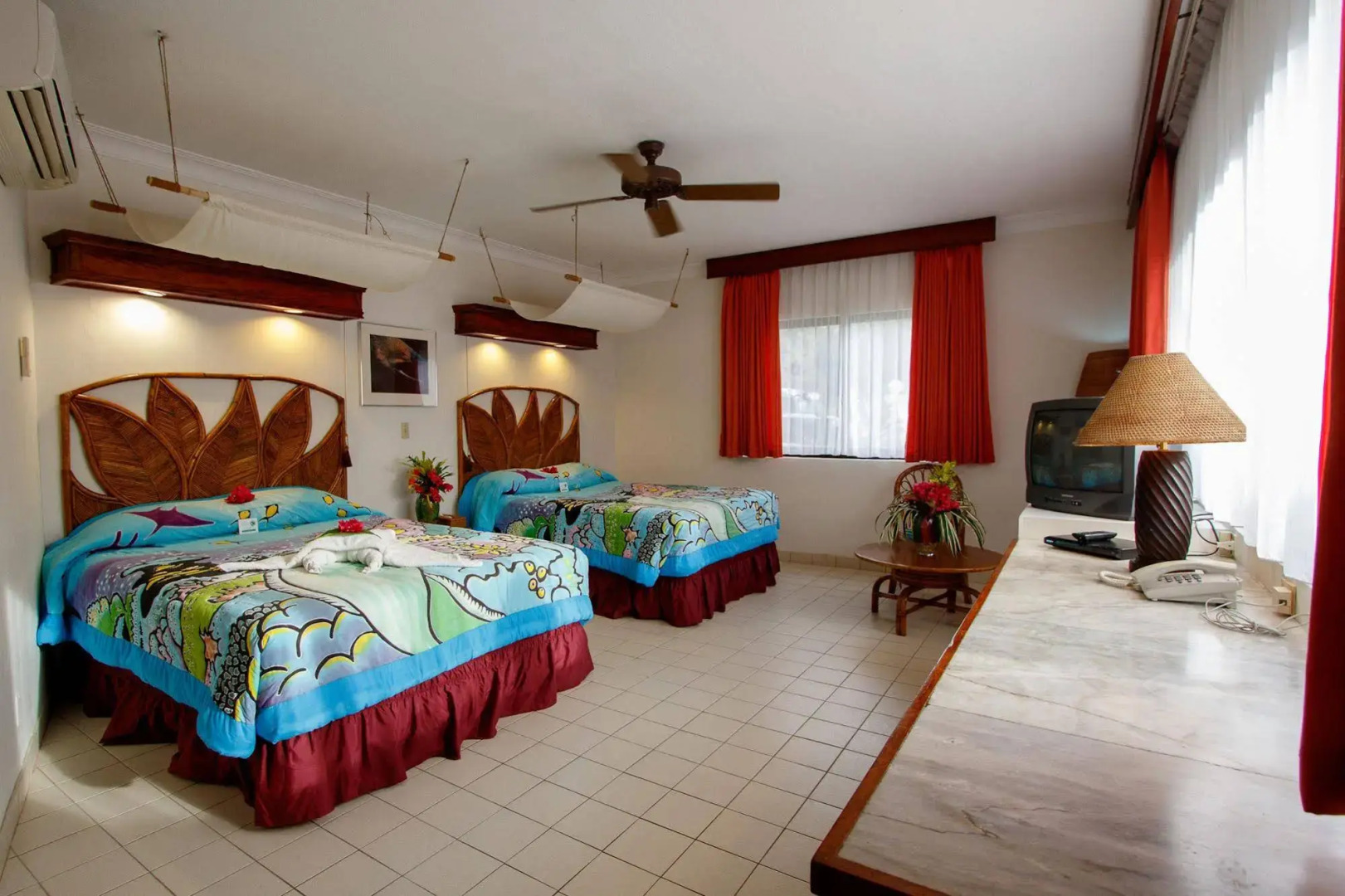 Manta Ray Bay Resort