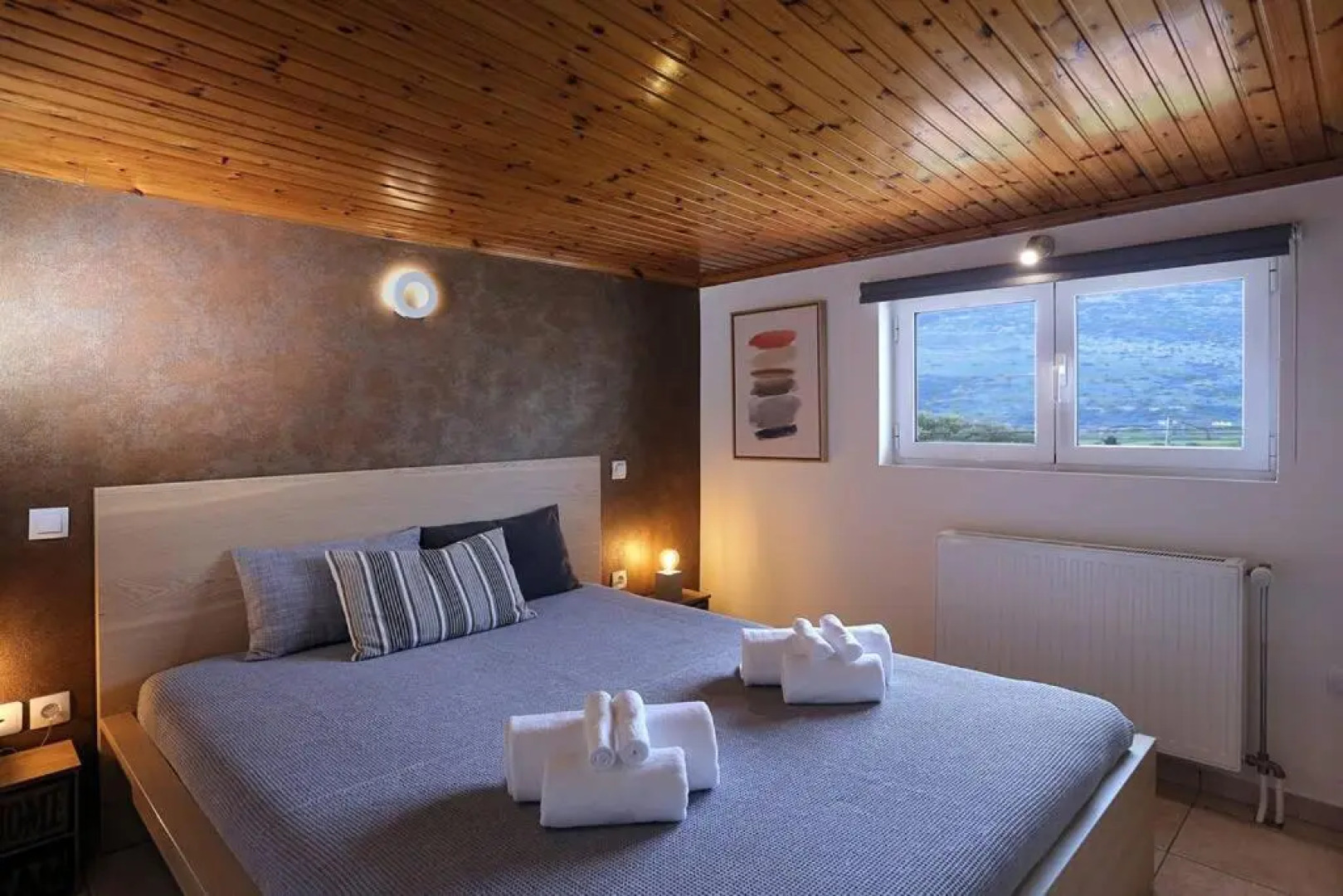 "Elegant & Quiet House"