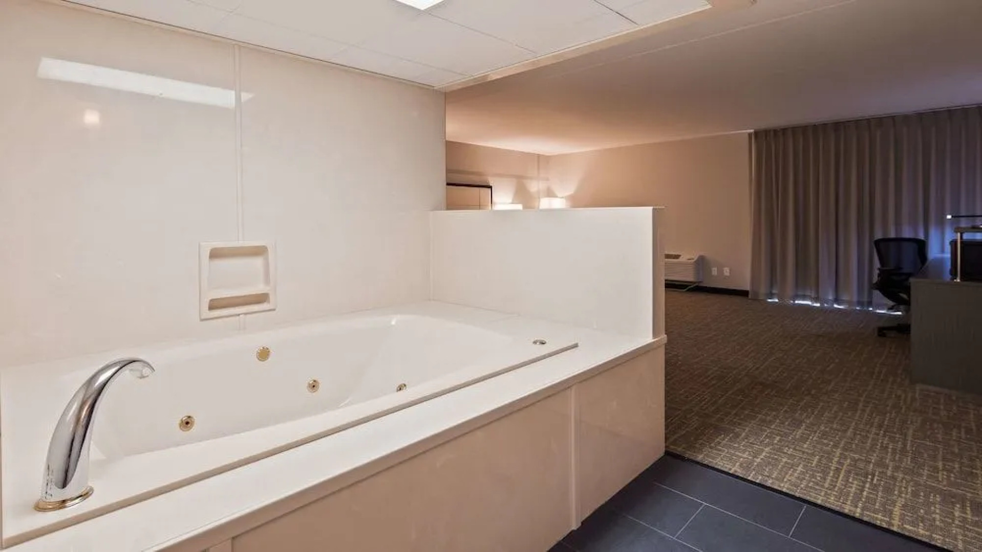 B/W Plus Columbia River Hotel & Conference Ctr