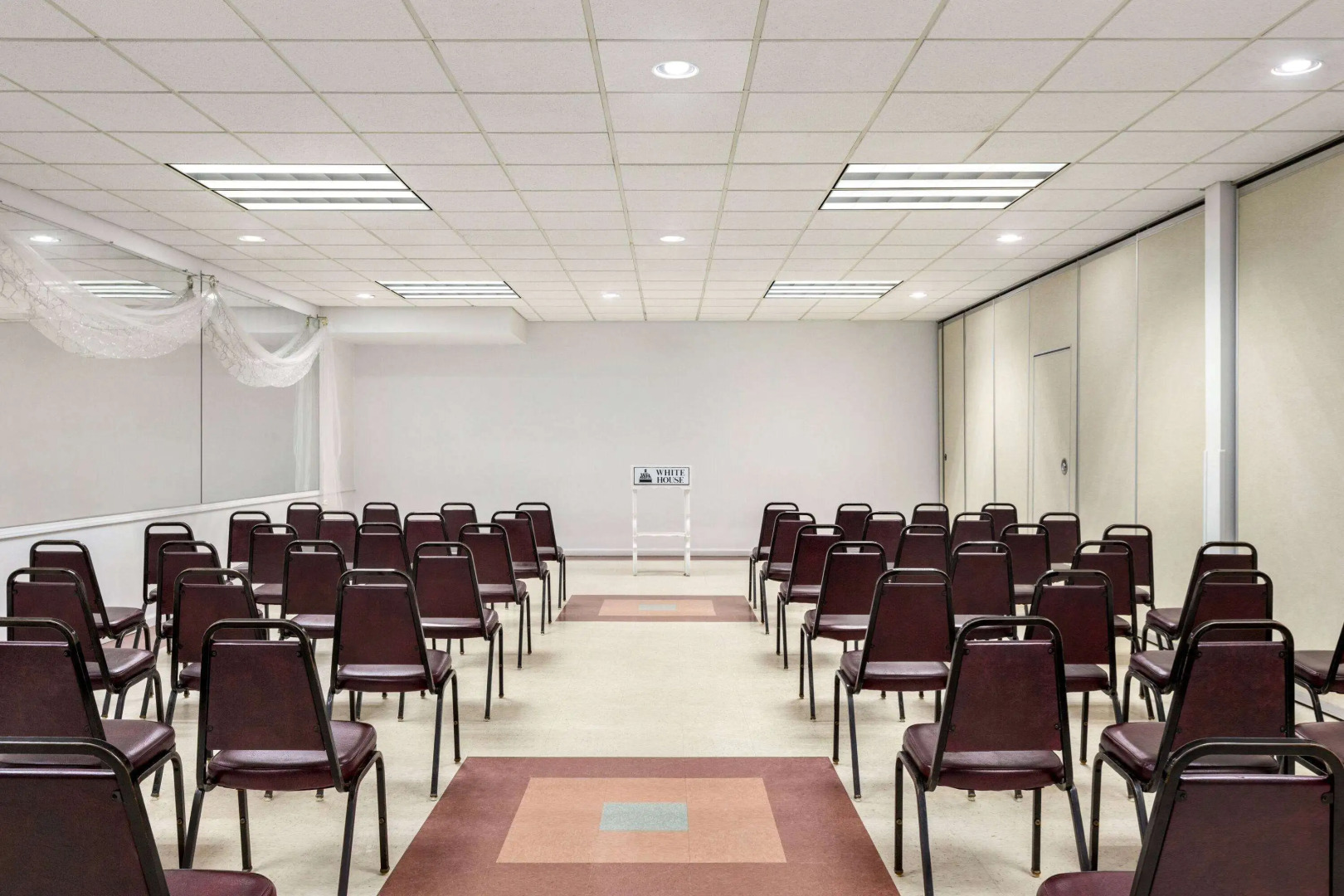 Ramada by Wyndham Richland Center